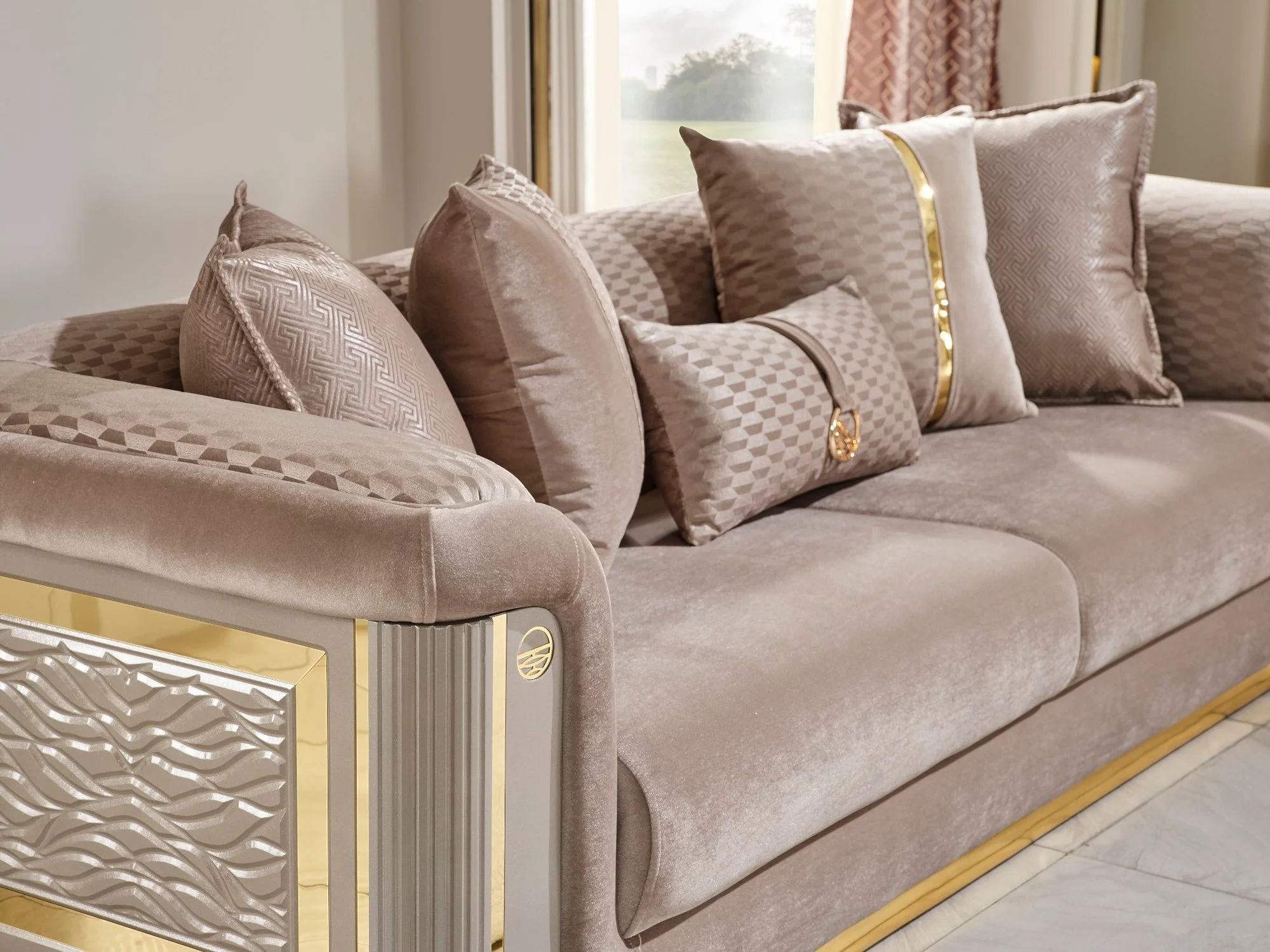 Elegance_18121_67bcc84f-2f3d-4e13-be15-713ade98ef32.jpg