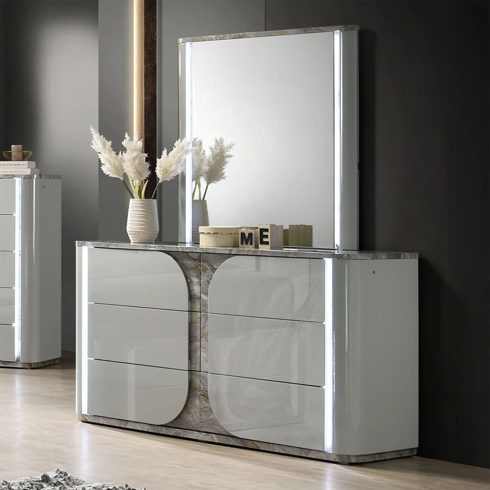dresser3.jpg