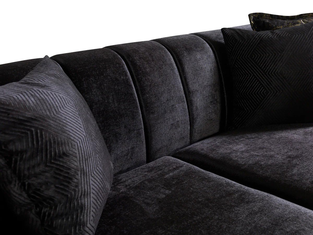 Diamond_Black_living_Room_09.jpg