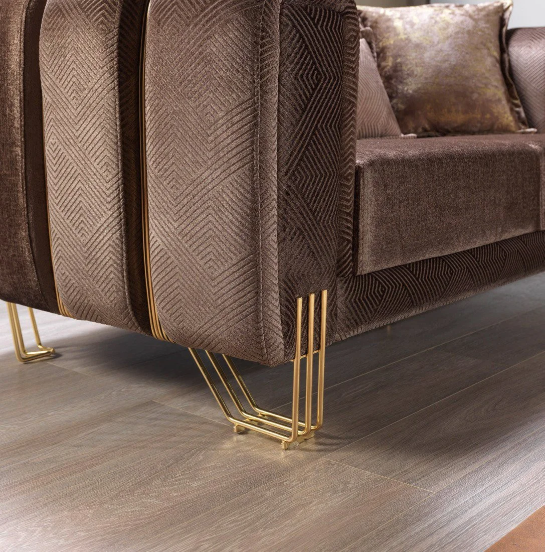 Diamond_Brown_iving_Room_02.jpg