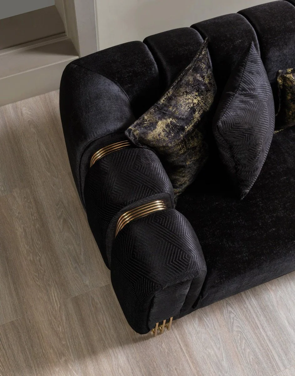 Diamond_Black_living_Room_08.jpg