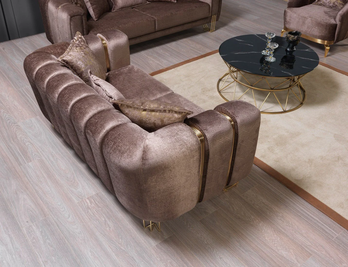 Diamond_Brown_iving_Room_06.jpg