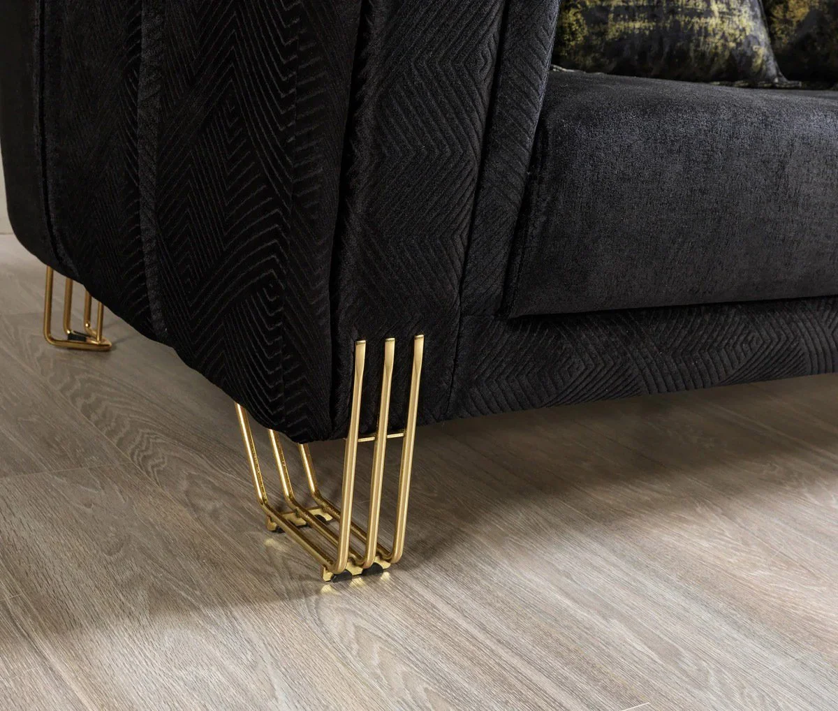 Diamond_Black_living_Room_10.jpg