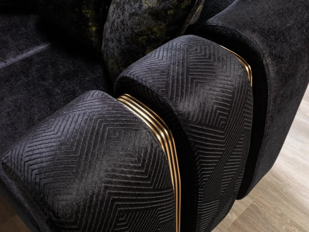 Diamond_Black_living_Room_07.jpg