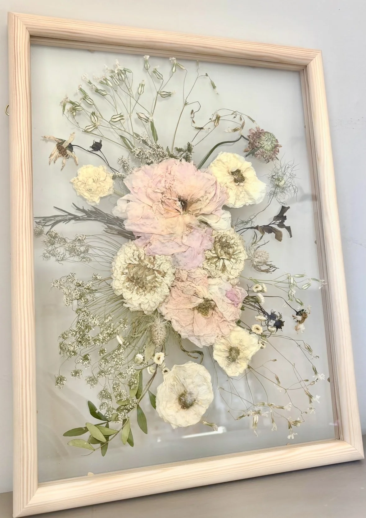 Still holding on to your dried Wedding Flowers?