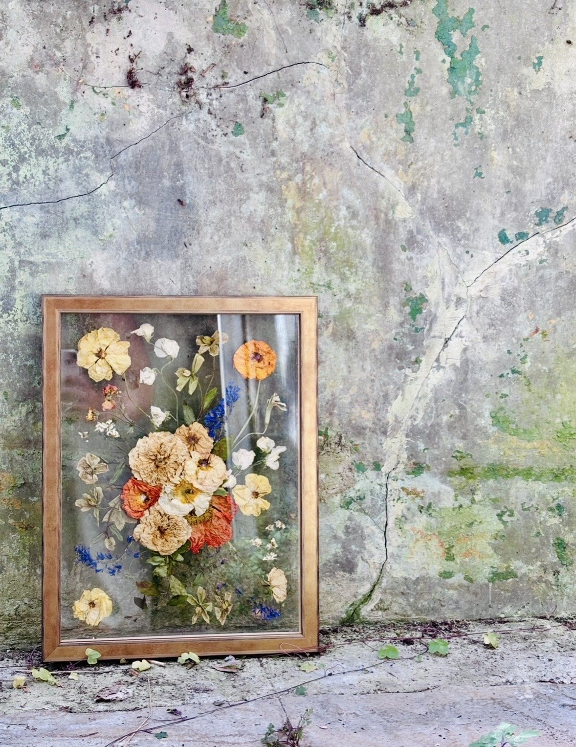 Pressed and preserved wedding flowers .jpg