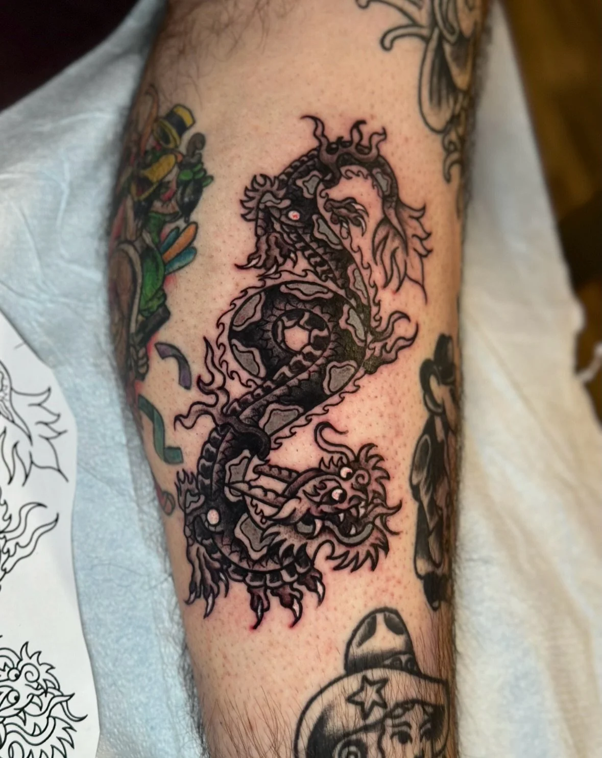 um drag&atilde;ozinho 🐉 
Thanks so much to @curtosi27 for the trust! Really enjoyed doing this one!

DM or Email if you quer um tatuagem novo de um drag&atilde;o o outra coisa legal
