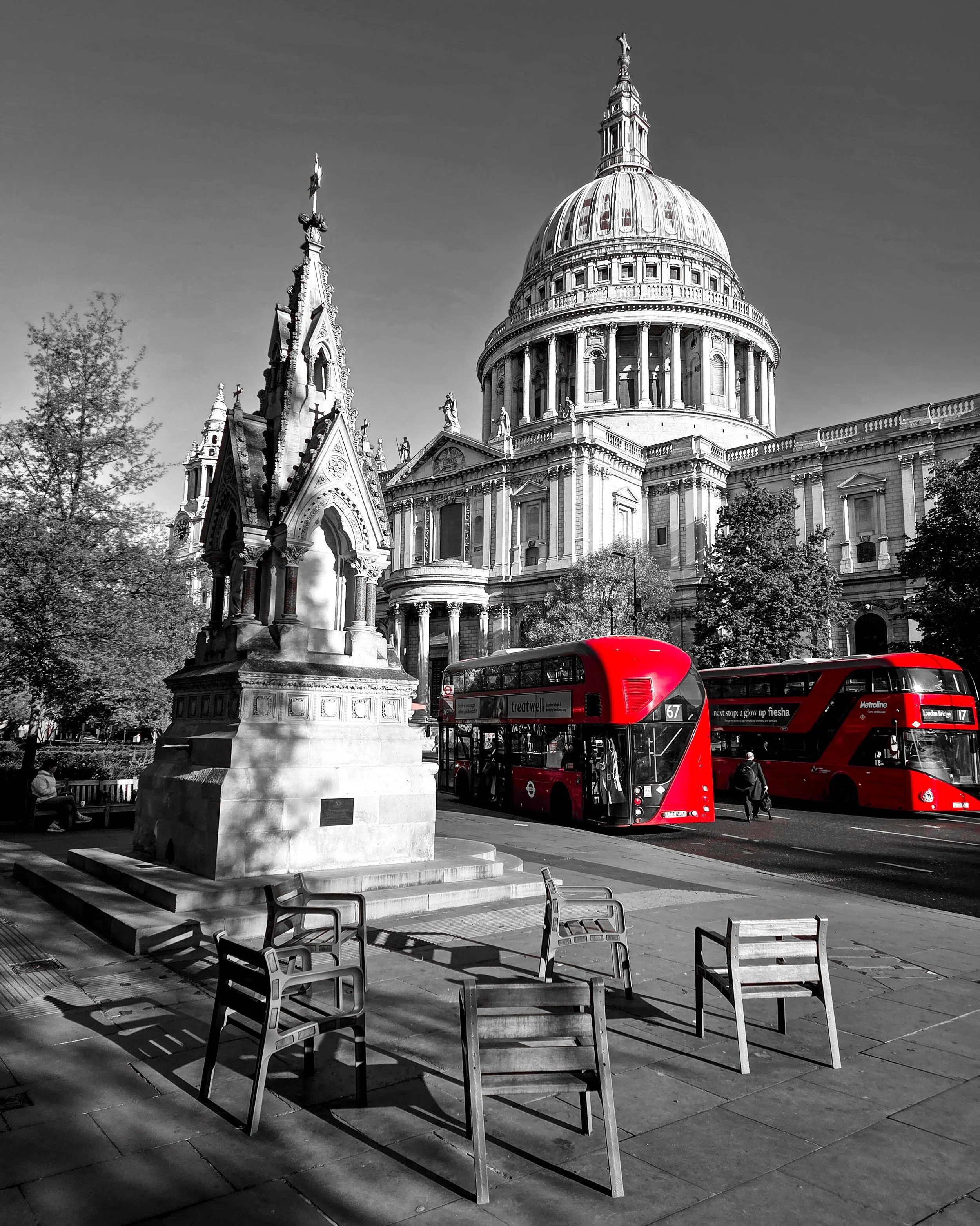 St Pauls B7W Red Bus (1 of 1).jpg
