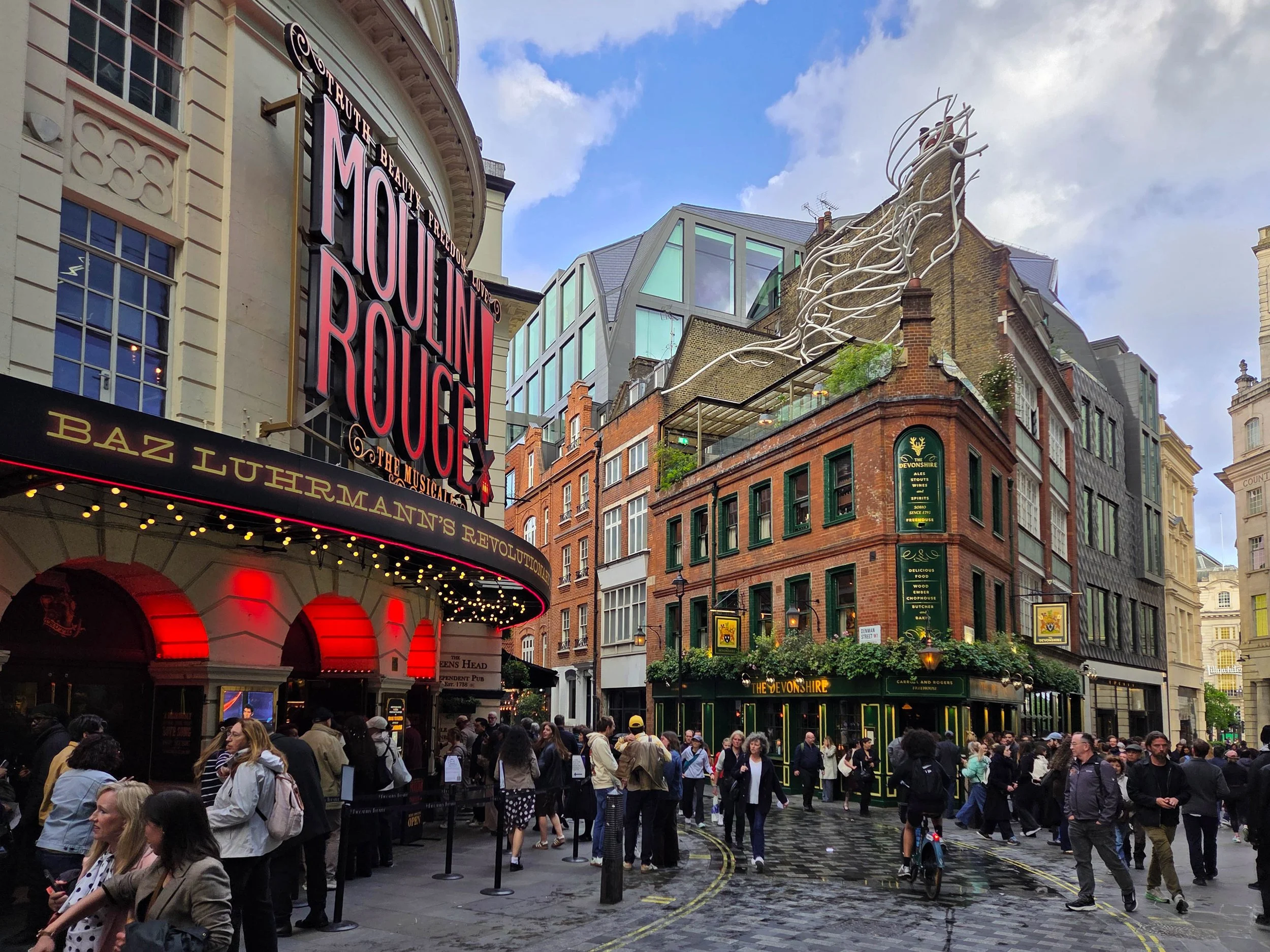 Moulin Rouge Piccadilly Theatre (1 of 1).jpg