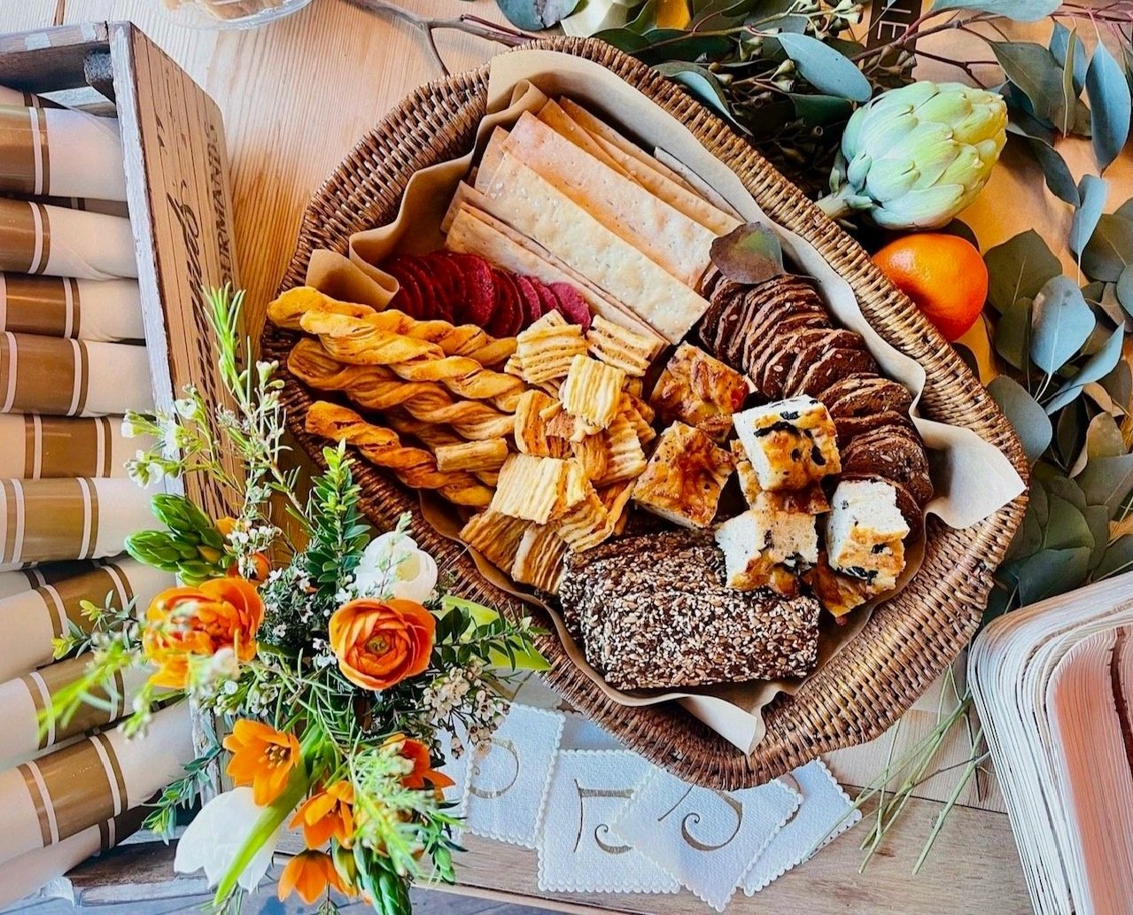 basket+of+bread%3Acrackers.jpg
