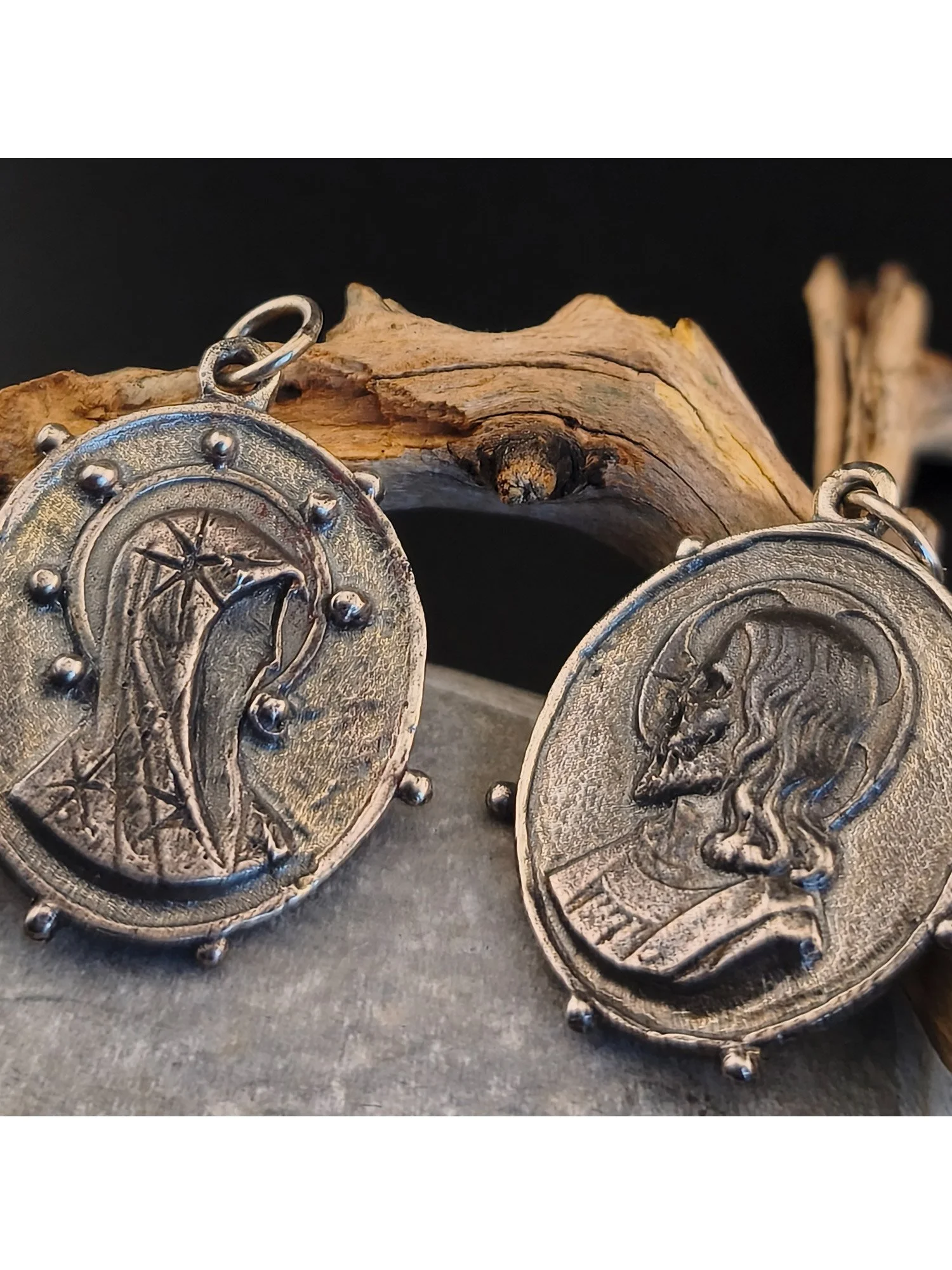 AzK_HERETIC-MEDAL_02.jpg