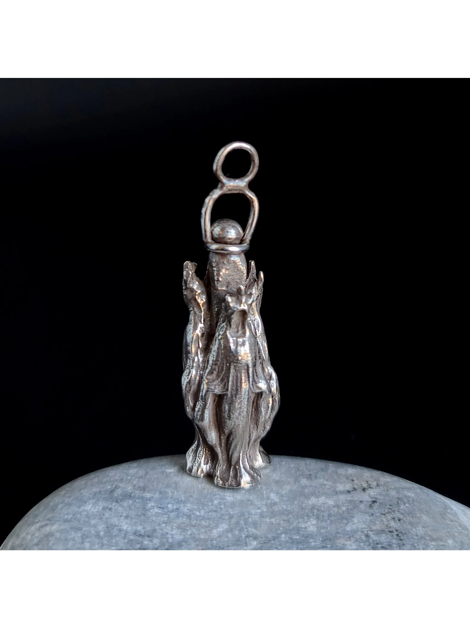 Hekate Trimophis (pendant)