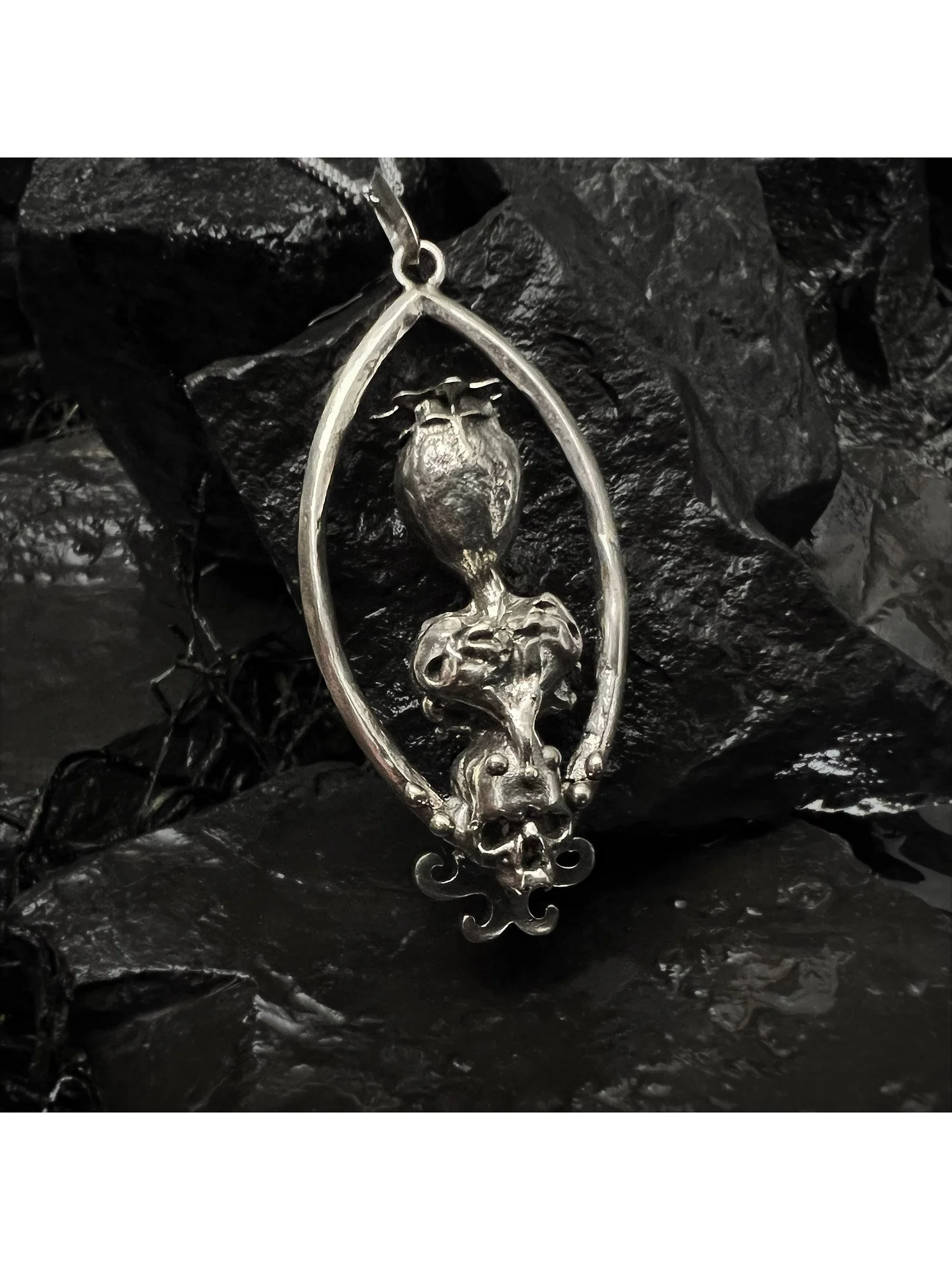 The Deadly Poppy (Pendant)