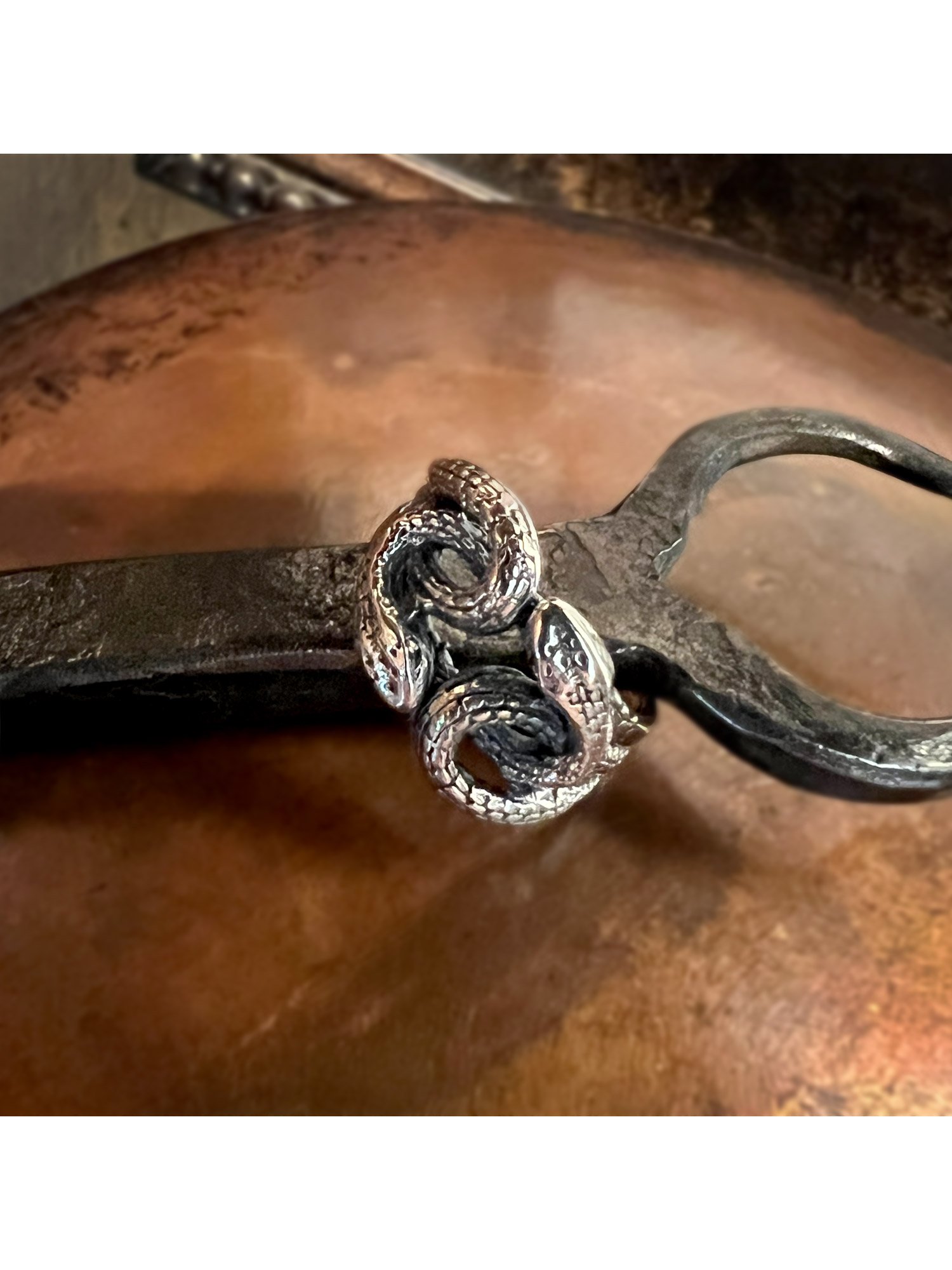 BA-002_Serpent Knots ring_01.jpg
