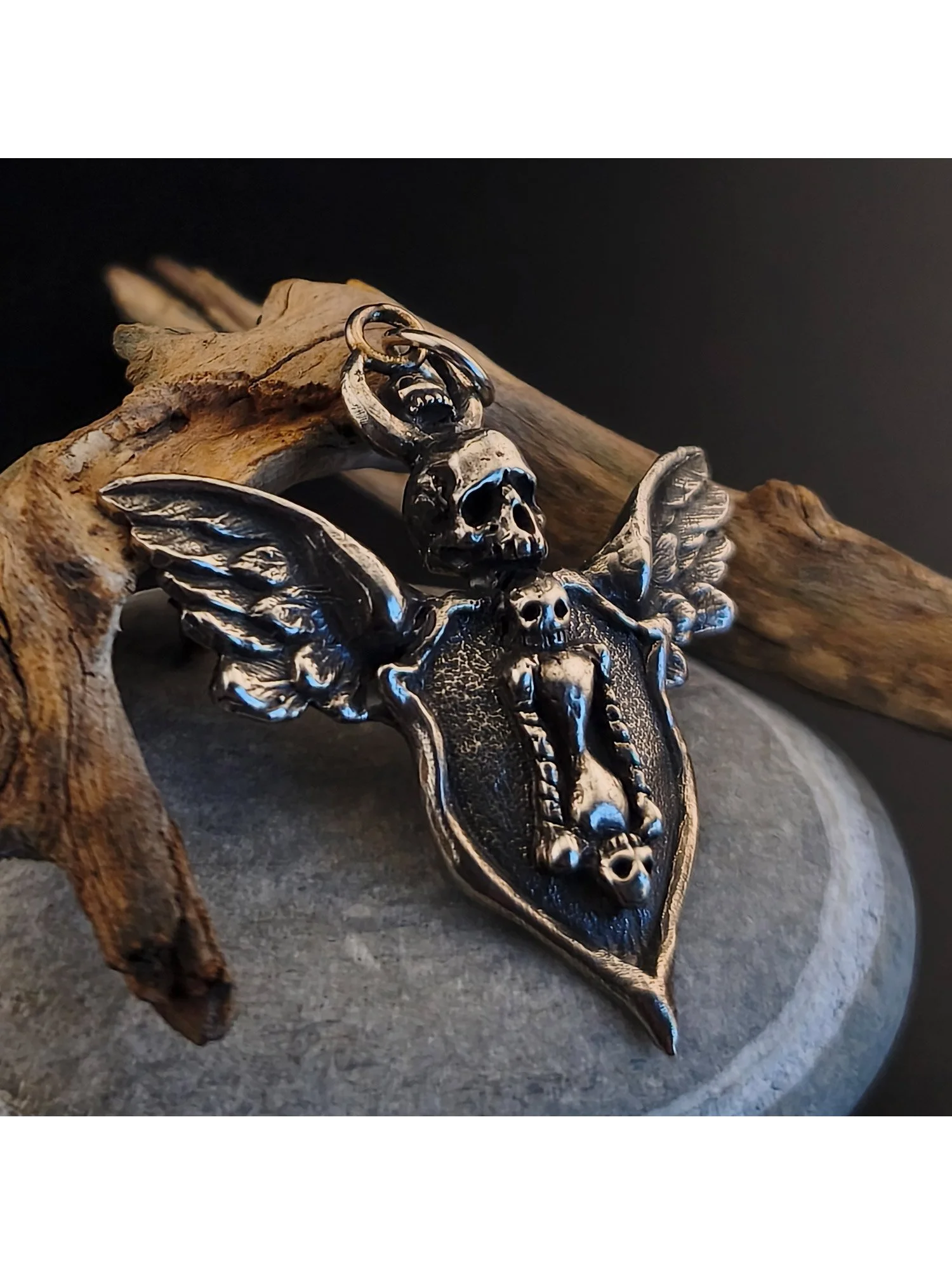 AzK_MEMENTO-MORI_02.jpg