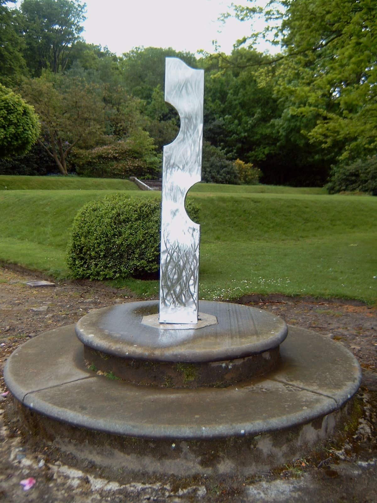 aquarius-stainless-steel-garden-sculpture-5.JPG