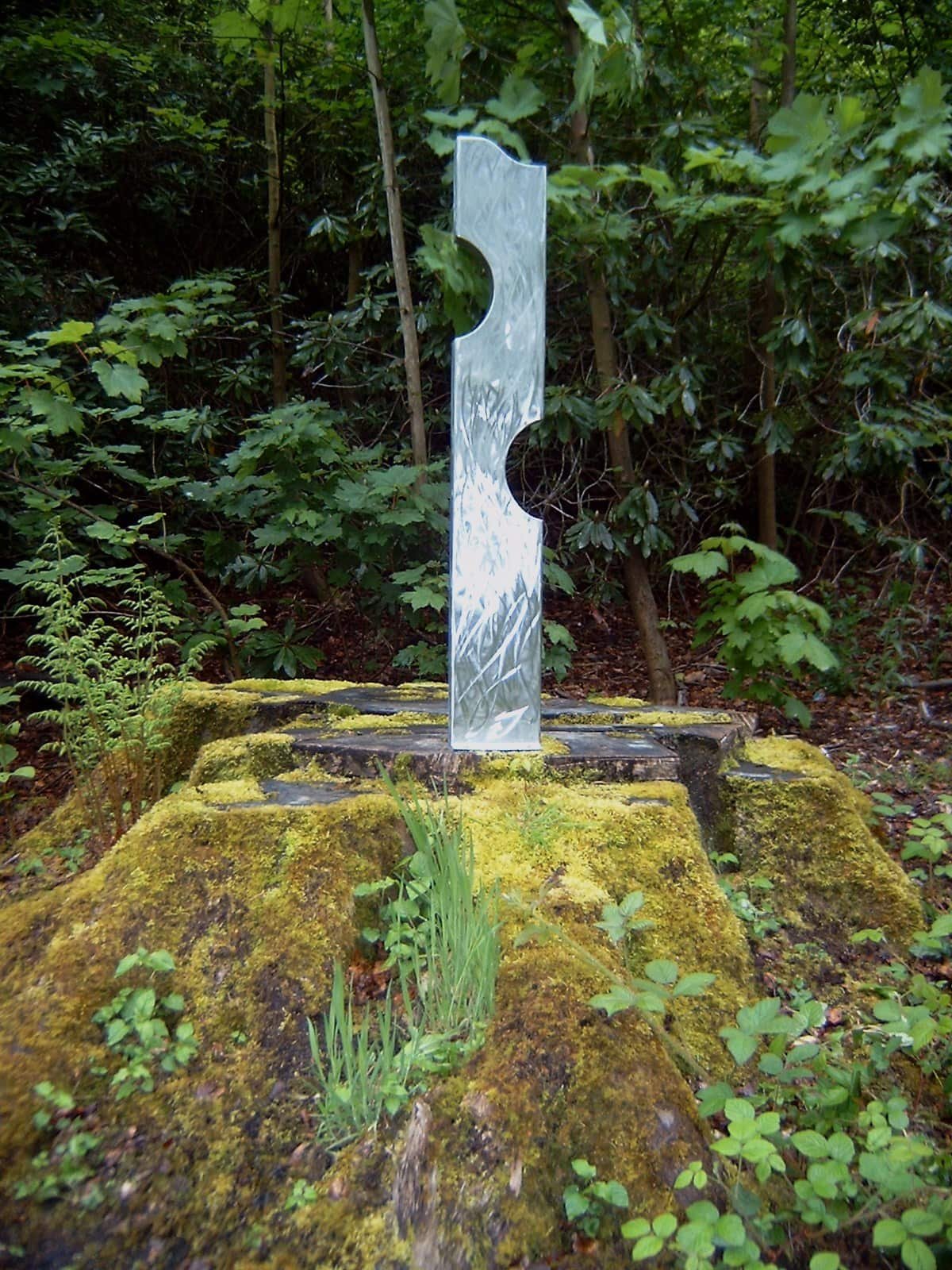 aquarius-stainless-steel-garden-sculpture.JPG