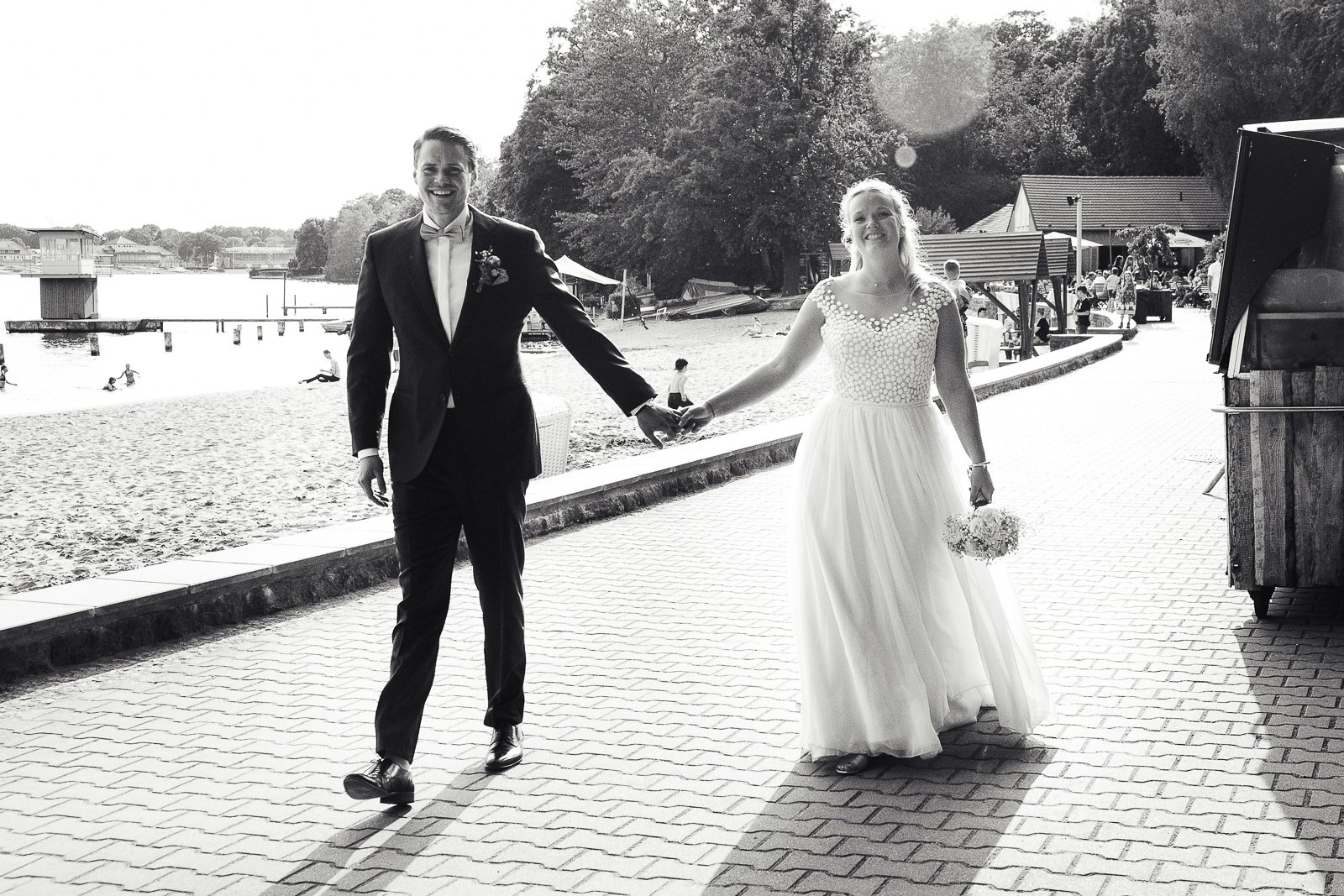 Der Hochzeitsfotograf Berlin - Hochzeitsfotosgraf Friedrichshain Samariterkiriche Juila Patrick-235.jpg