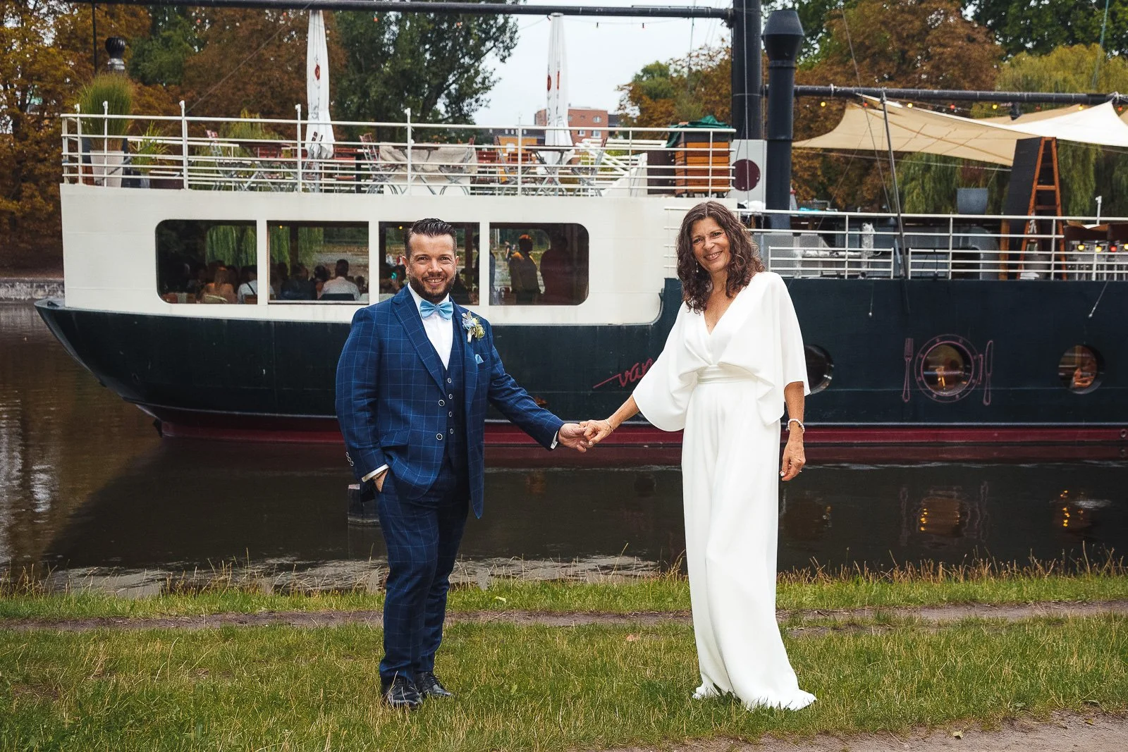 Der Hochzeitsfotograf Berlin - Hochzeitsfotos Pankow Van Loon Jana Thomas-209.jpg
