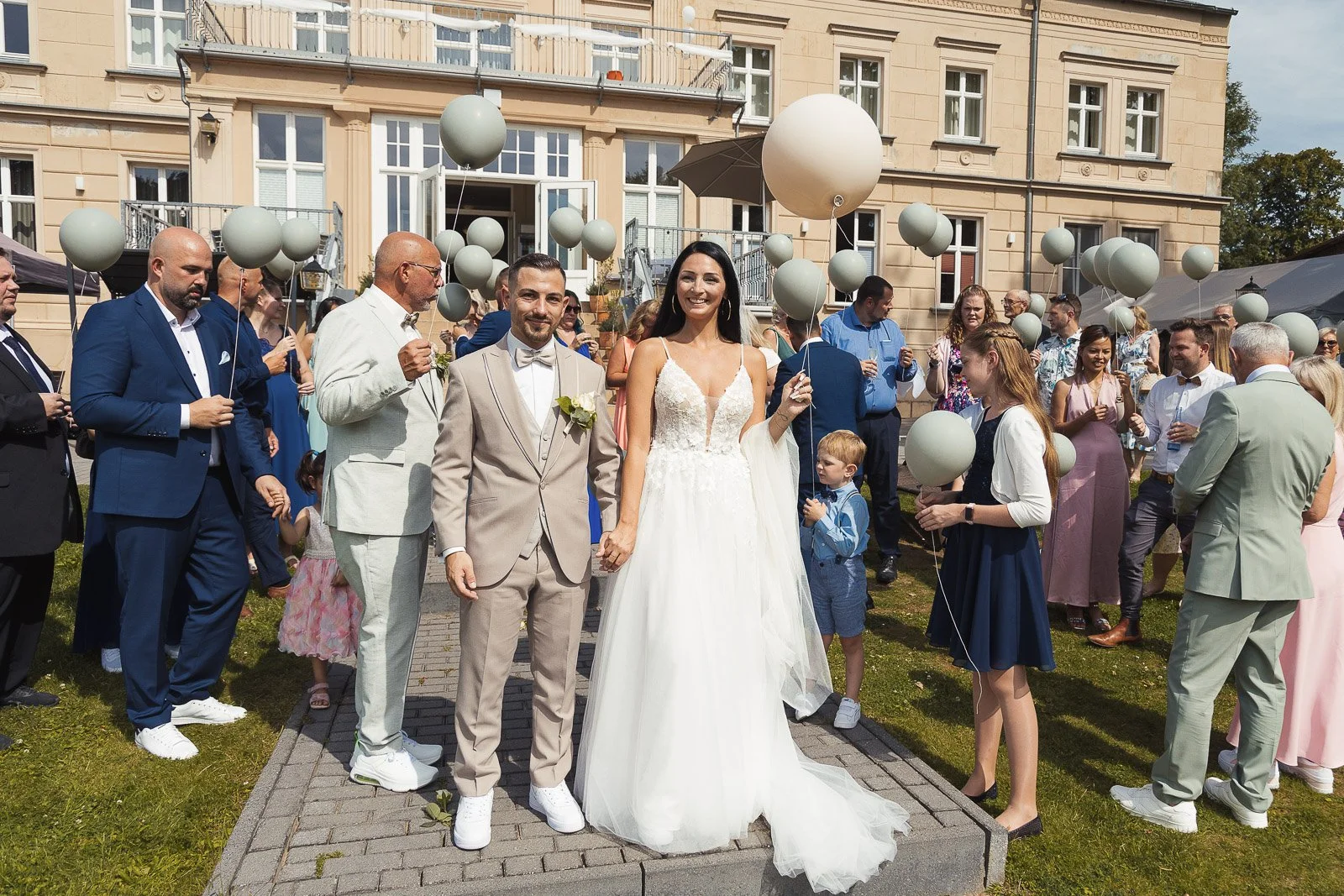 Der Hochzeitsfotograf Berlin - Gut Gwnikow Michaelle Max-524.jpg