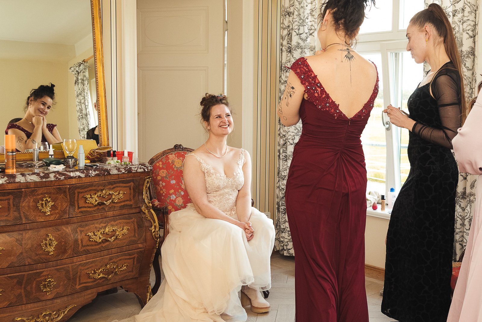 Der Hochzeitsfotograf Berlin - Hochzeitsfotos Gut Sarnow-36.jpg