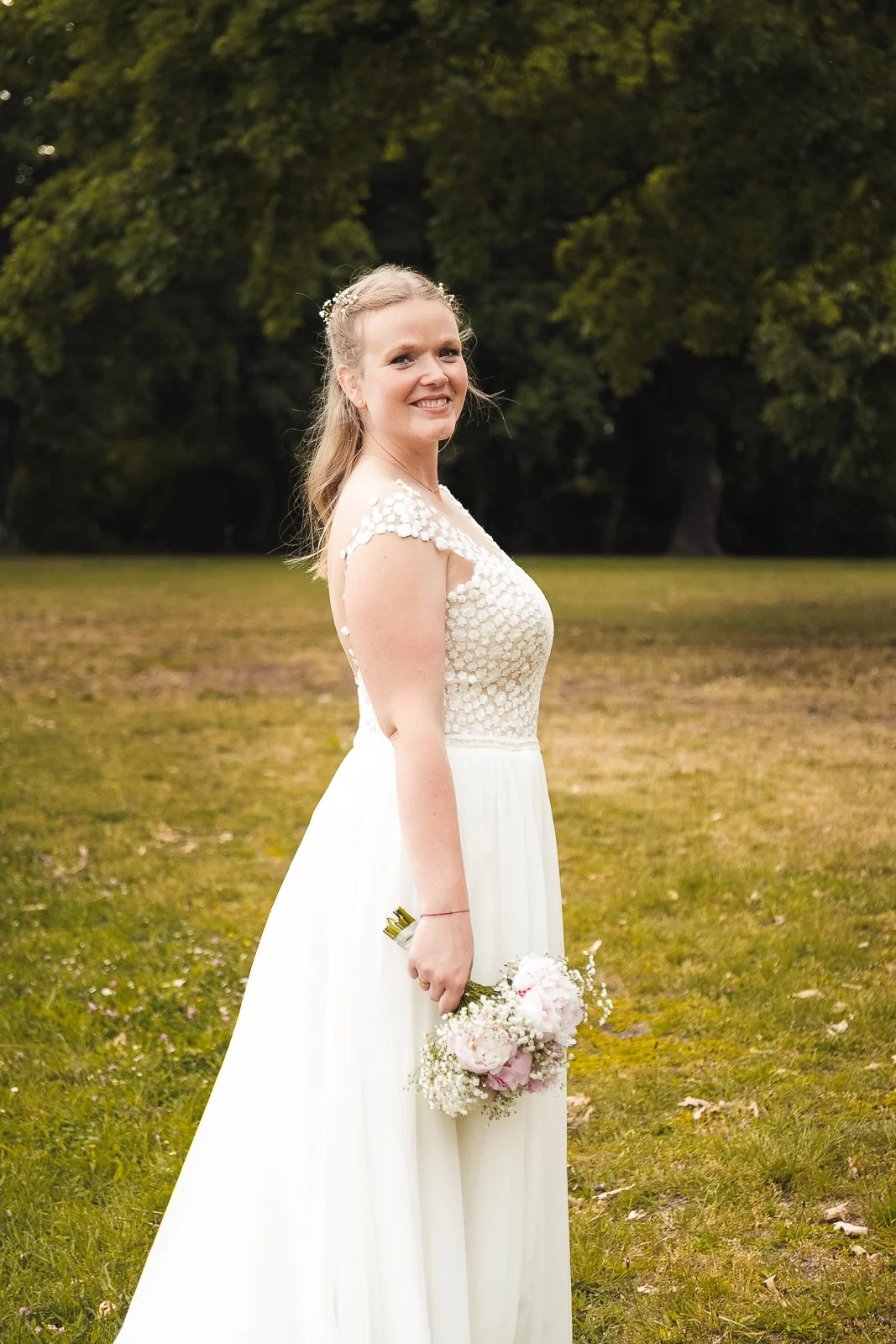 Der Hochzeitsfotograf Berlin - Hochzeitsfotosgraf Friedrichshain Samariterkiriche Juila Patrick-217.jpg