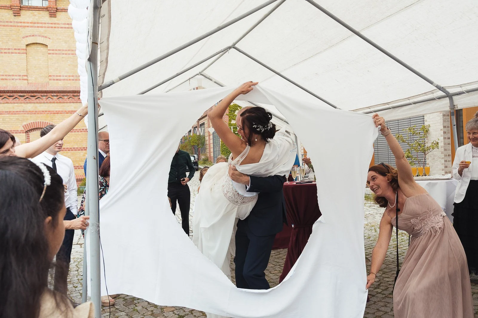 Der Hochzeitsfotograf Berlin - Hochzeitsfotos Prenzlauer Berg Natalia Ingo-182.jpg
