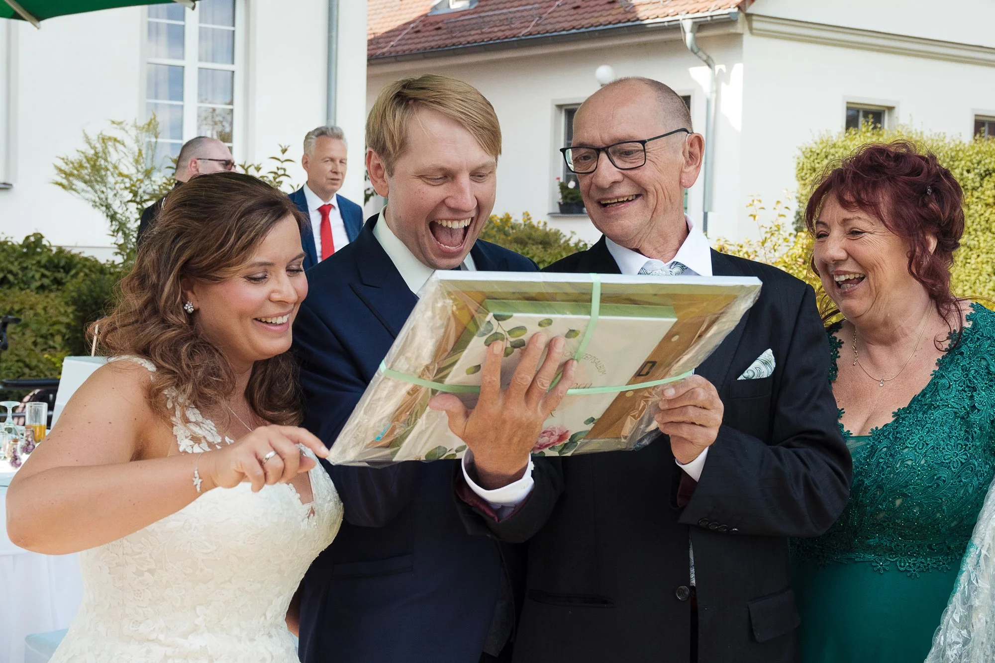 Der Hochzeitsfotograf Berlin - Hochzeitsfotos Café Wildau - 127.jpg
