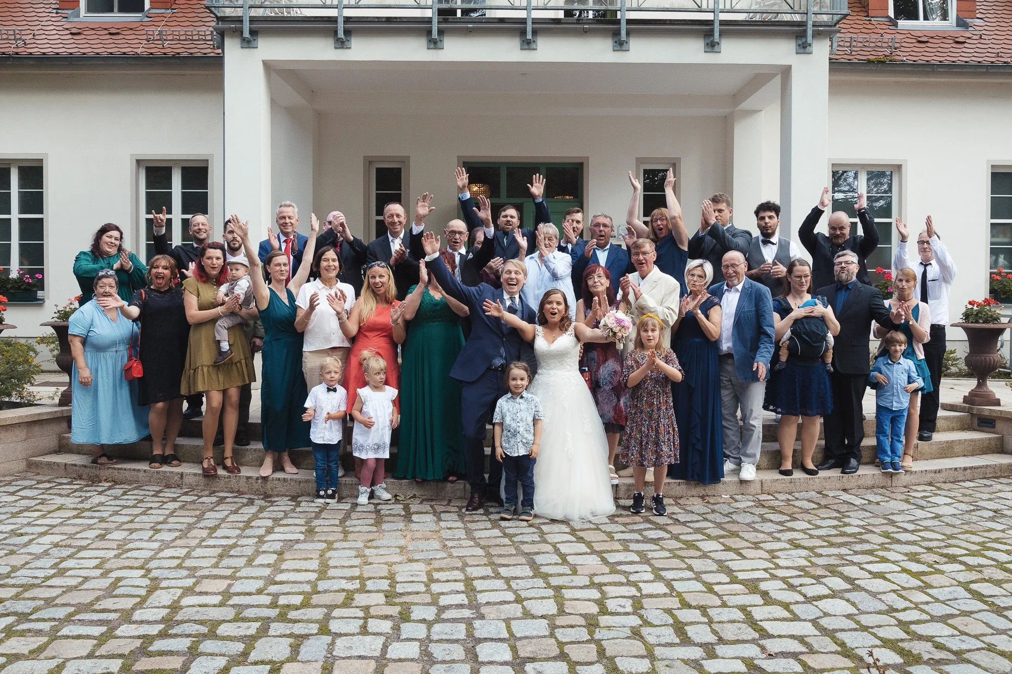 Der Hochzeitsfotograf Berlin - Hochzeitsfotos Café Wildau - 169.jpg