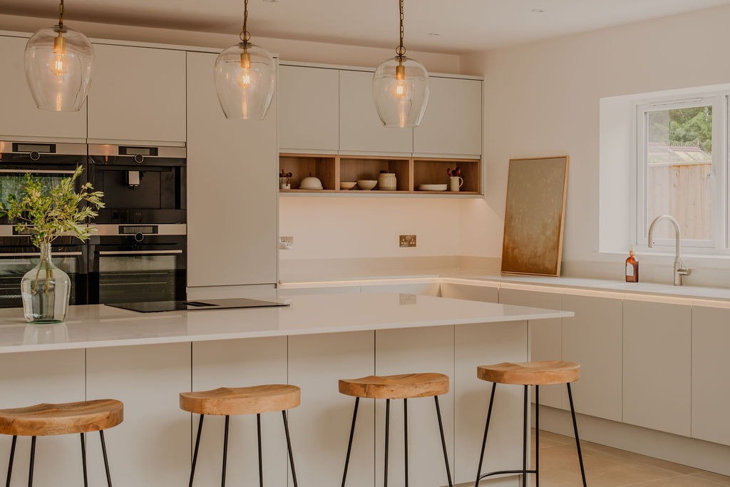 The Hub Property Staging | Home staging services in Devon Cornwall and Somerset | Modern rustic dining space in Dawlish show home.