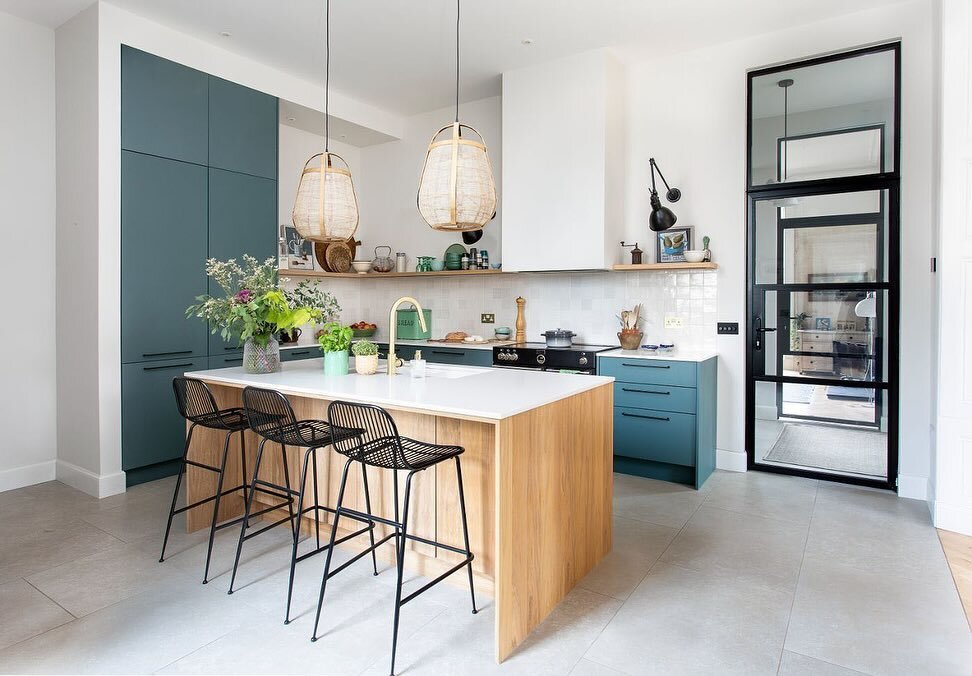 This gorgeous kitchen appeared in last month&rsquo;s @idealhomeuk A stunning design by @archispek and @huse_k in collaboration with owner, artist @astridtruggart 
Every detail is beautifully thought through, we love the single shelf around the wall, 