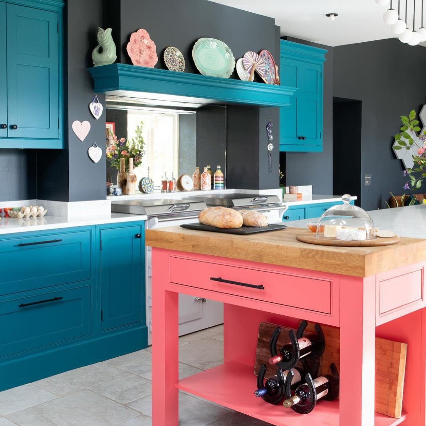 Gorgeous feature in the latest @idealhomeuk 😻 A beautiful home in Perthshire that has been given a magical makeover by designer @teriantilston_interiordesign using mouthwatering colours that pop throughout the house . The starting point for the desi