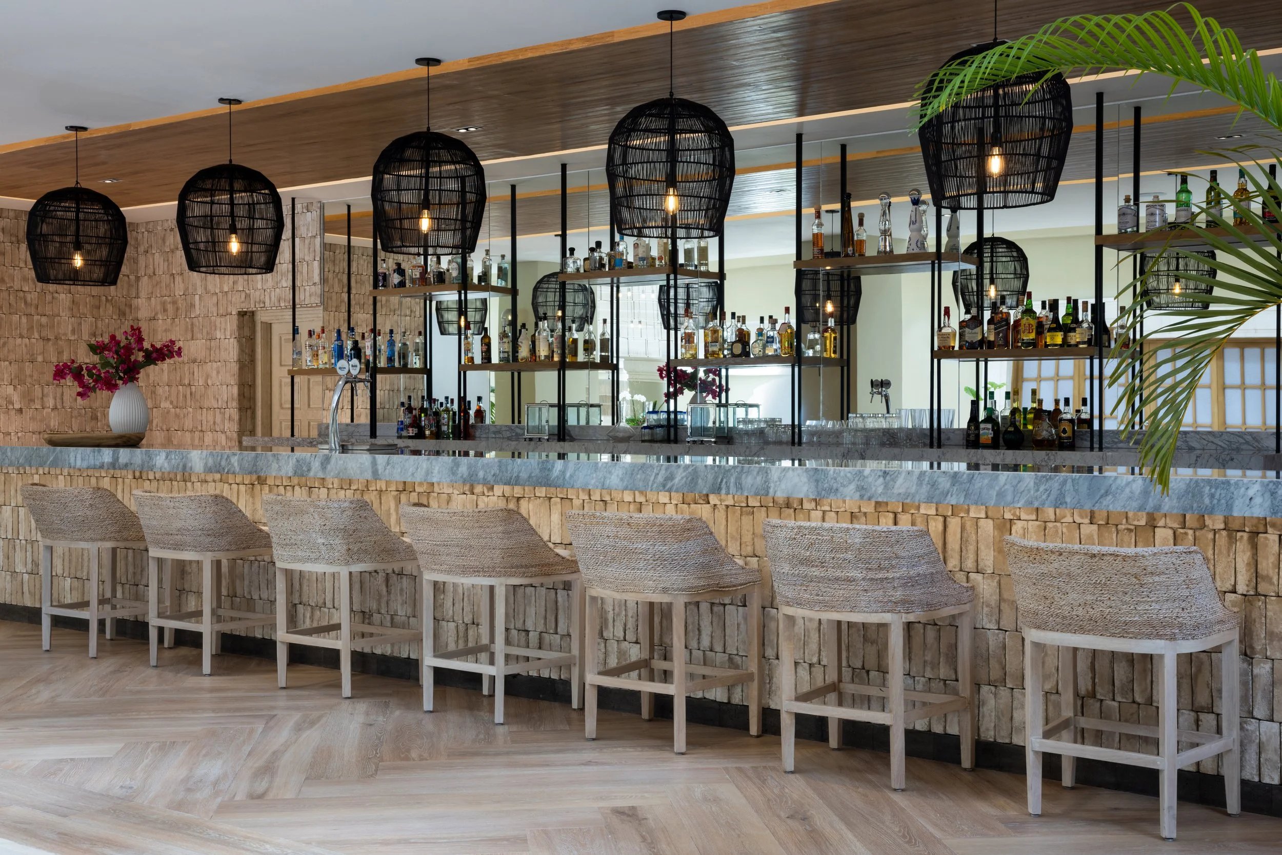 SOCIAL_BAR_RM_4095-R.jpg