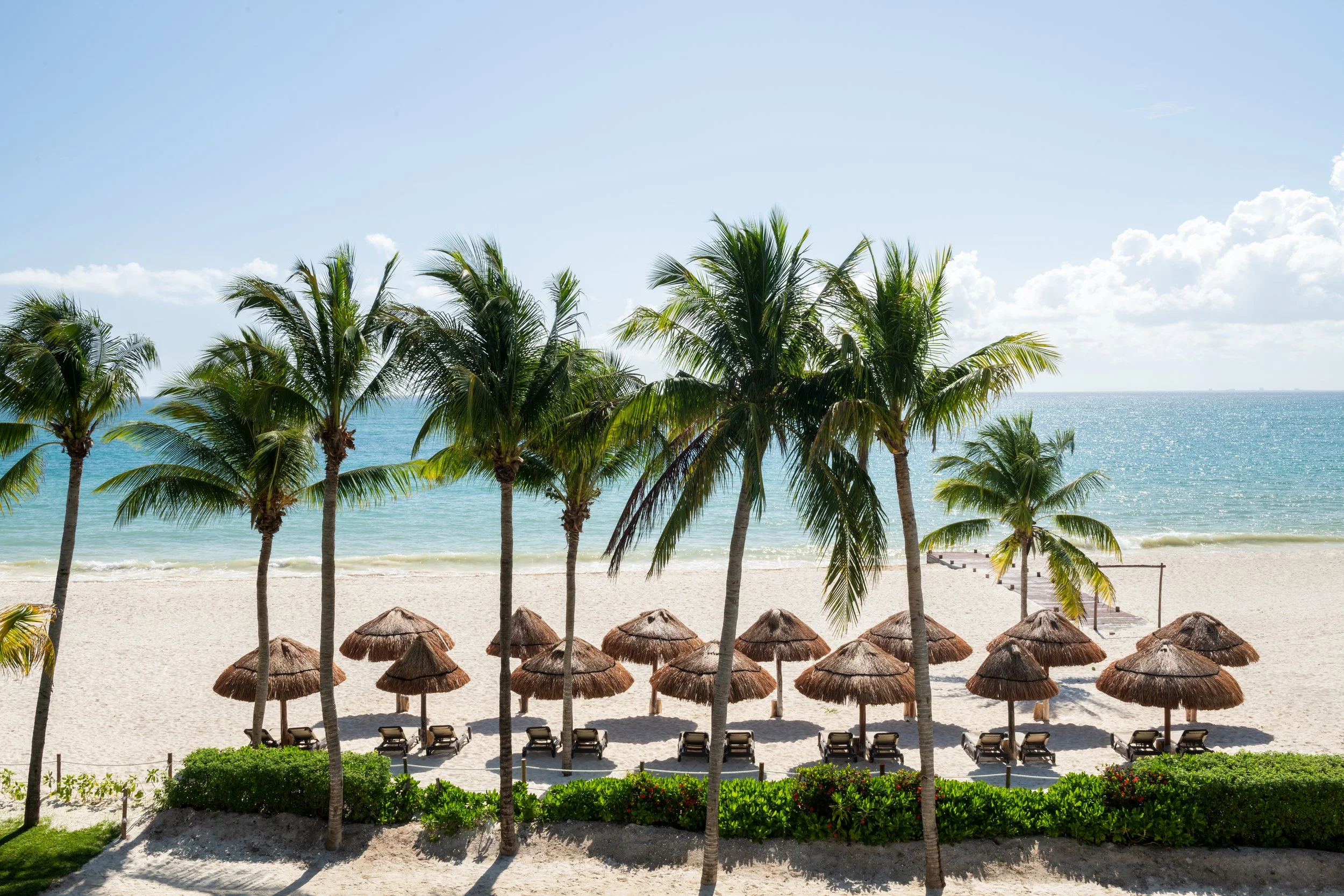 BEACH_FROM_PRESIDENTIAL_SUITE_361_9297-R.jpg