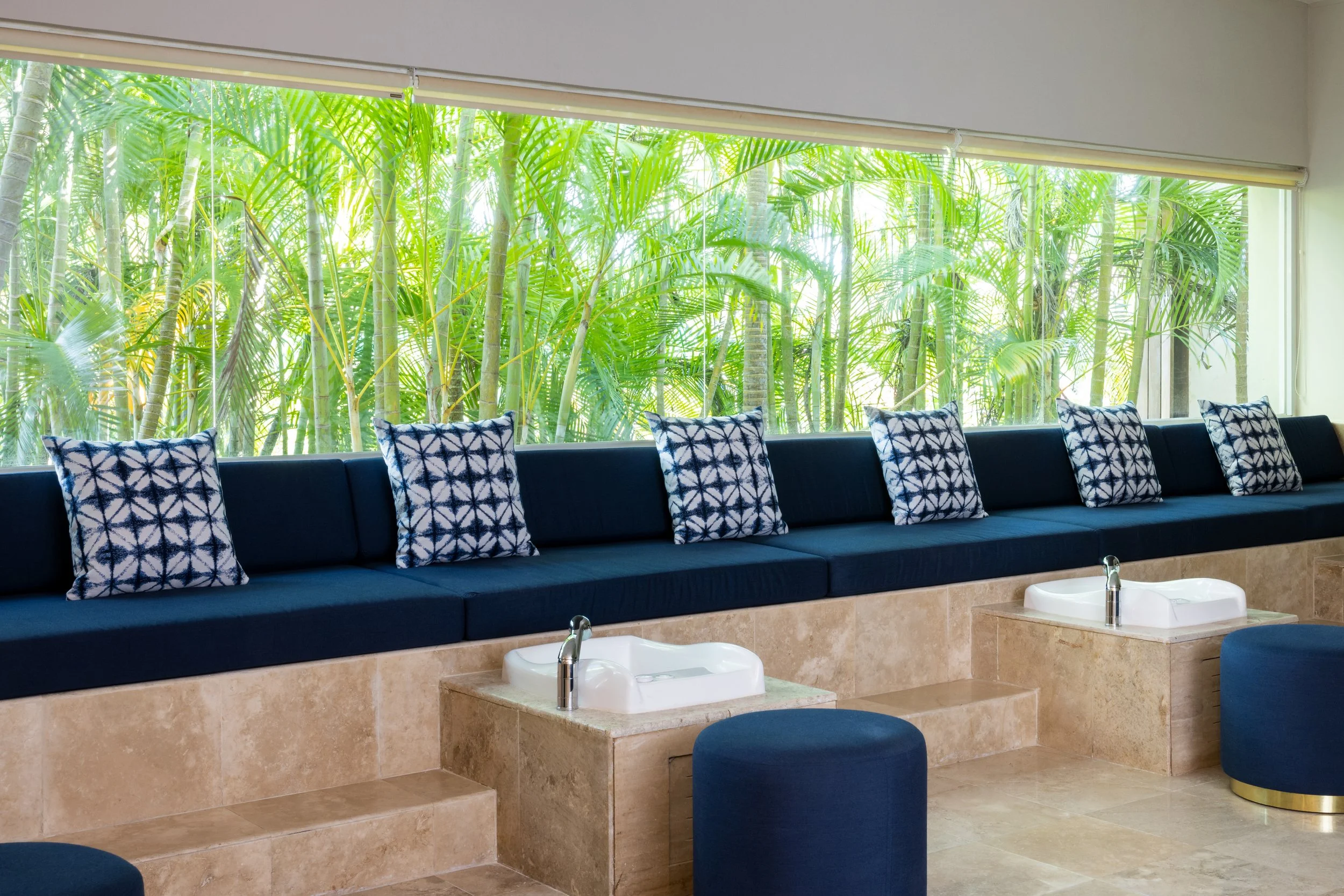 SALON_RM_2865-R.jpg