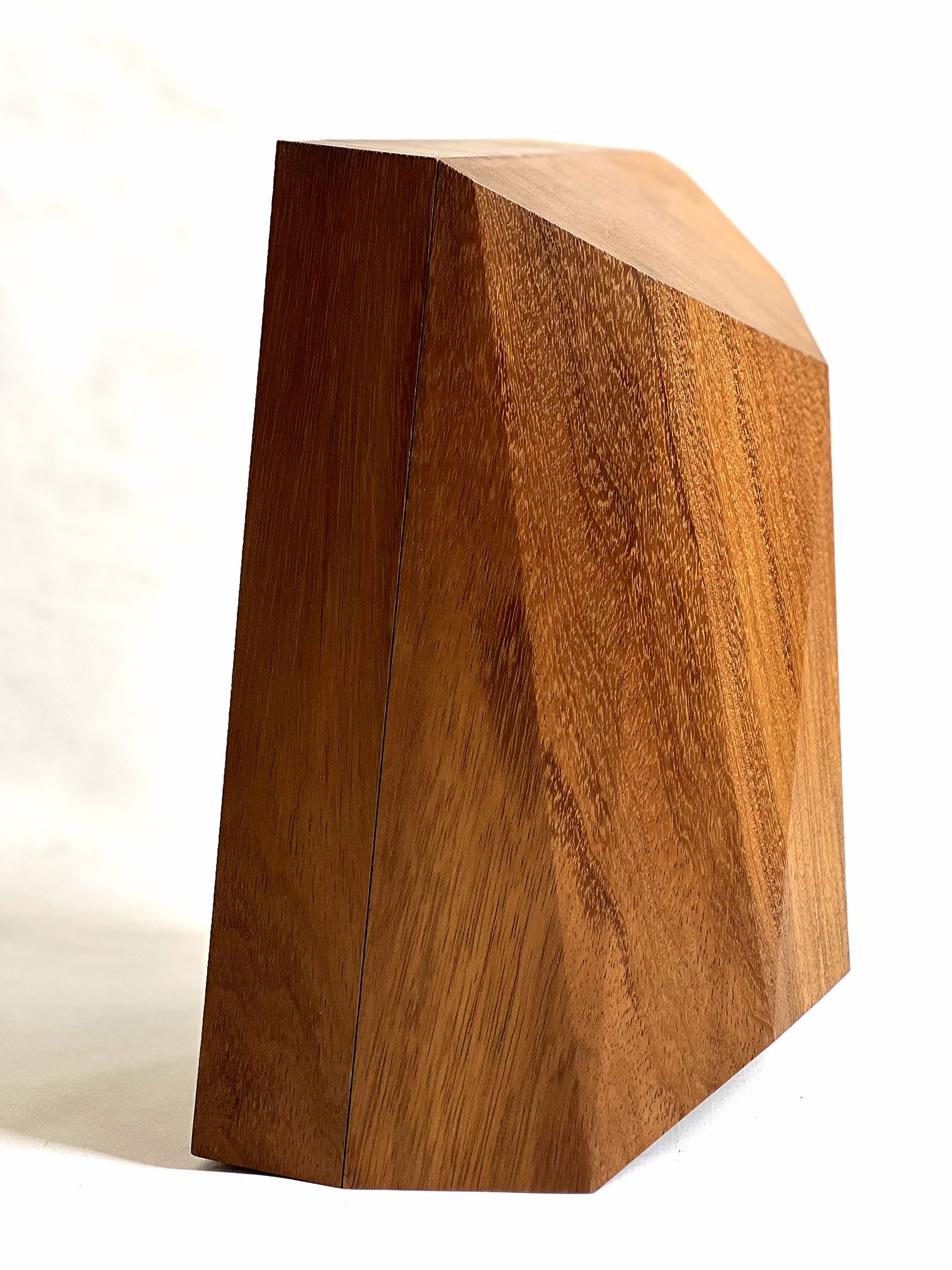 Pedigree_WoodTrunkFrame_06.jpg