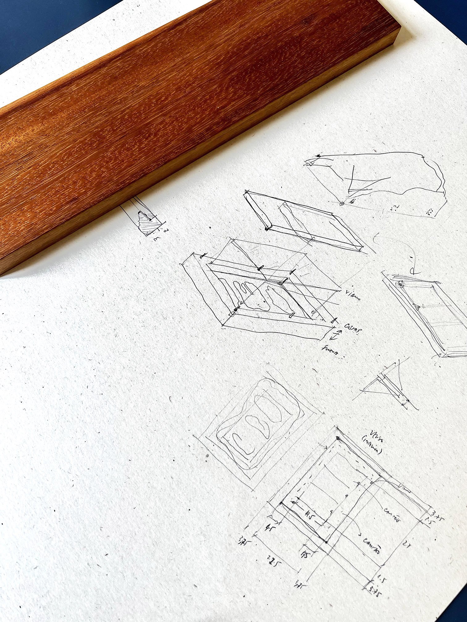 Pedigree_WoodTrunkFrame_13.jpg