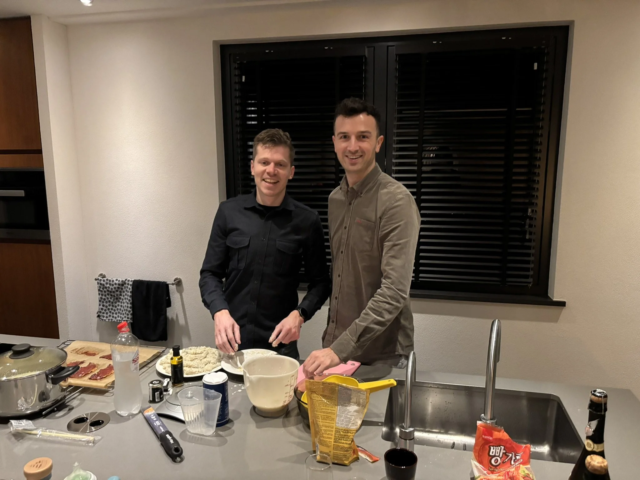 07_cooking-together-evening.JPEG
