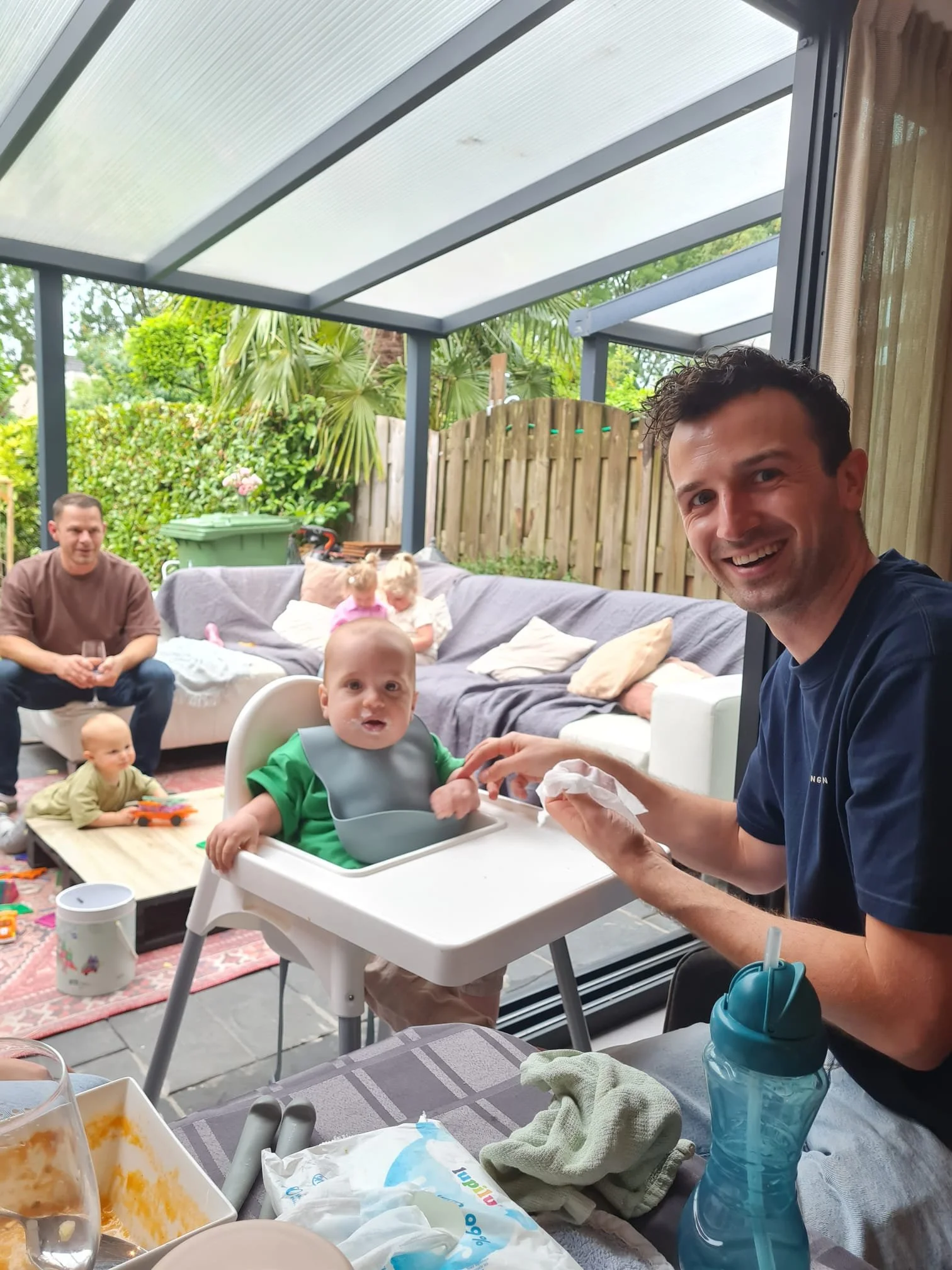 22_family-lunch.JPEG