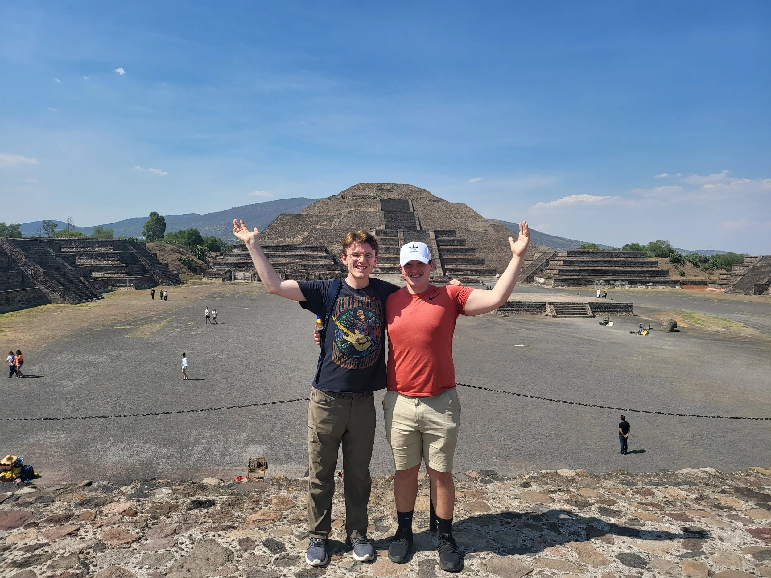 Ange & Chuck Teotihuacan.jpg