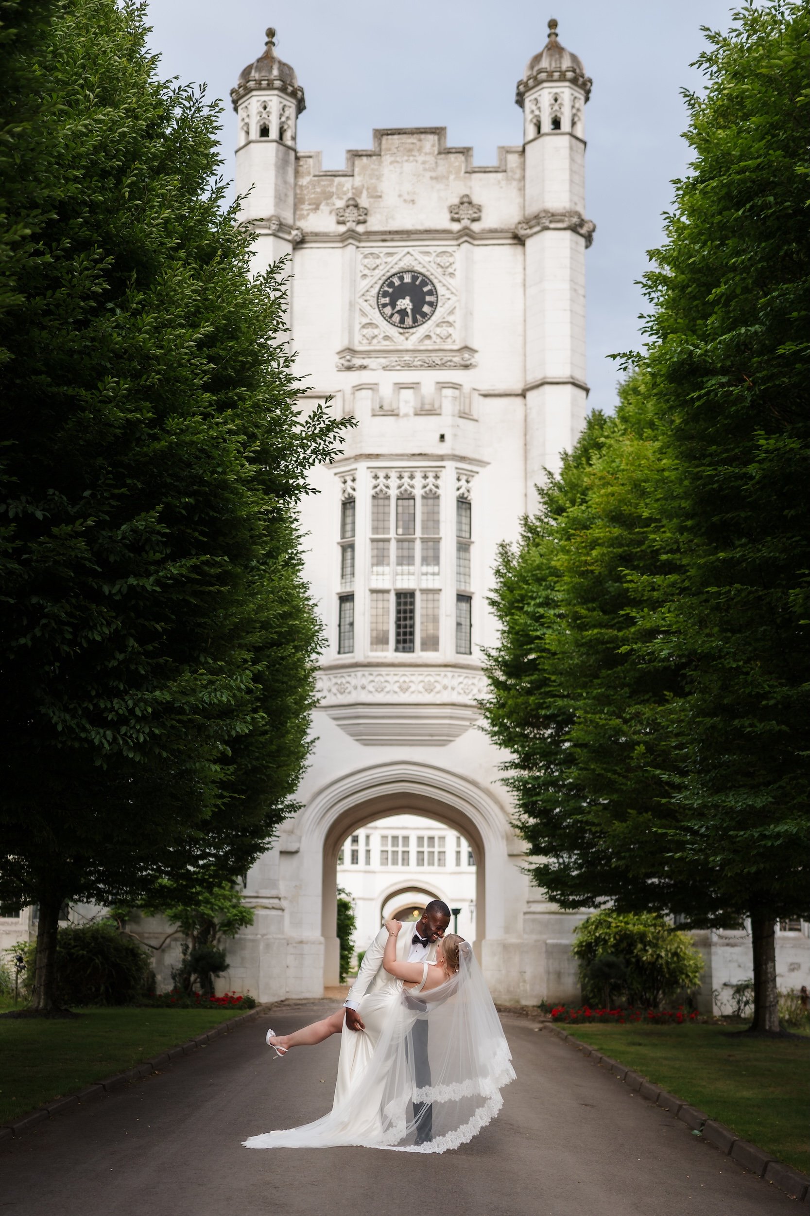 Bride Groom Danesflied House wedding Dip and Kiss.jpg