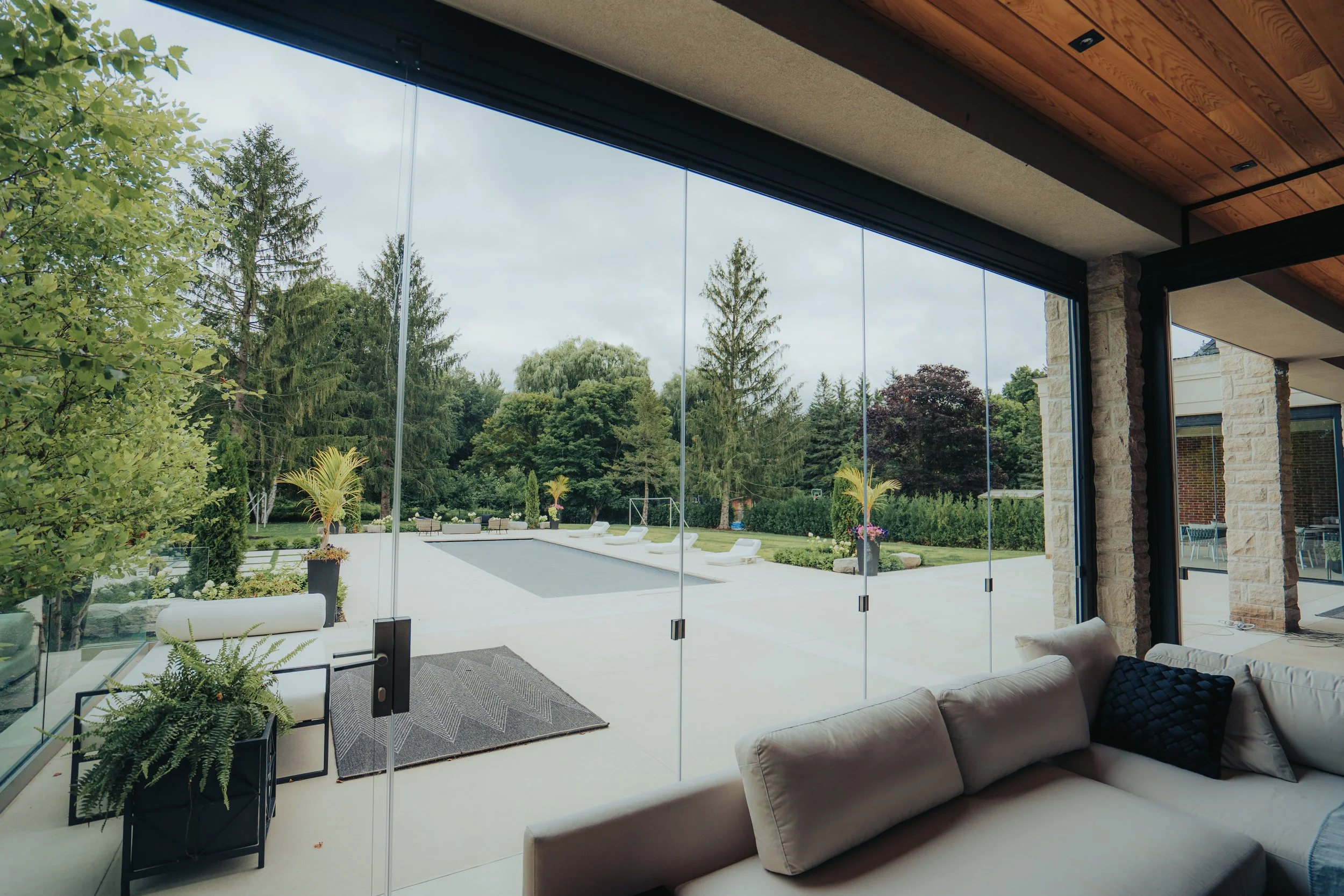 Glass Walls (Pool Canaba + Hot Tubs) (11).jpg