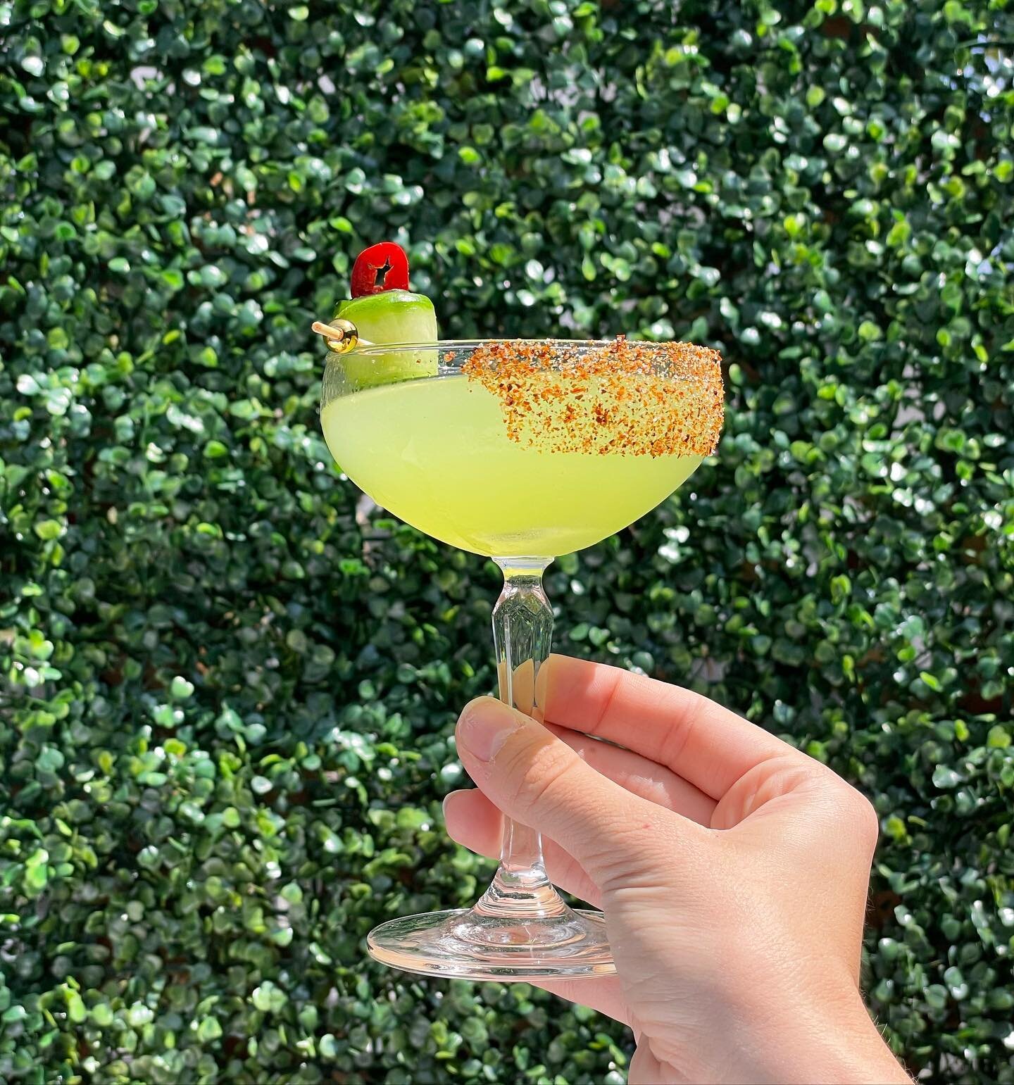 Our handcrafted Spicy Lauren is the perfect Friday refresher. See you tonight💚