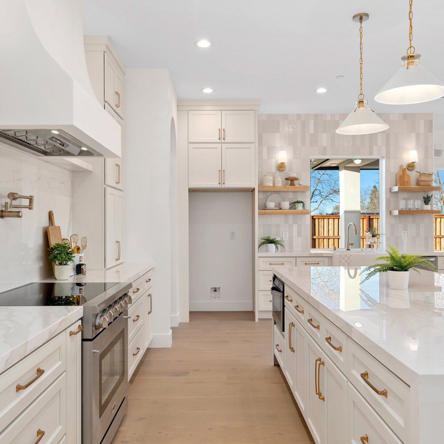 Dove kitchen with some complimentary neutral tones.
