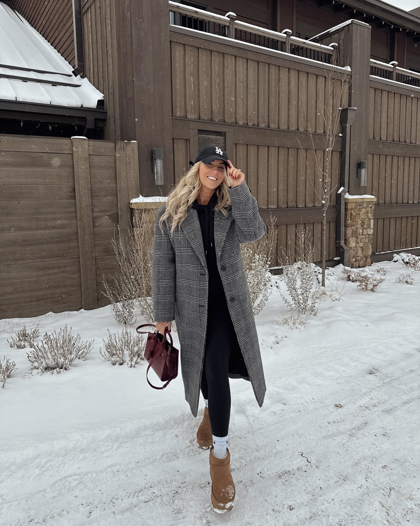 anniversary spent mountain side 🏔️ 
.
.
.
#montanamoment#montanamoments#sagelodge#montana#luxurytravels