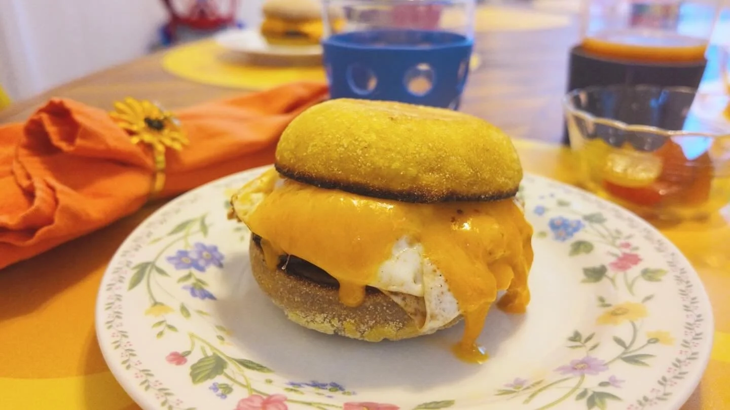 We are spoiled in our house. @devbowman goes out of his way to make amazingly yummy breakfasts almost every day no matter how busy the mornings are. These breakfast sandwiches did not disappoint. 

Shout out to @hasibread - their English muffins were