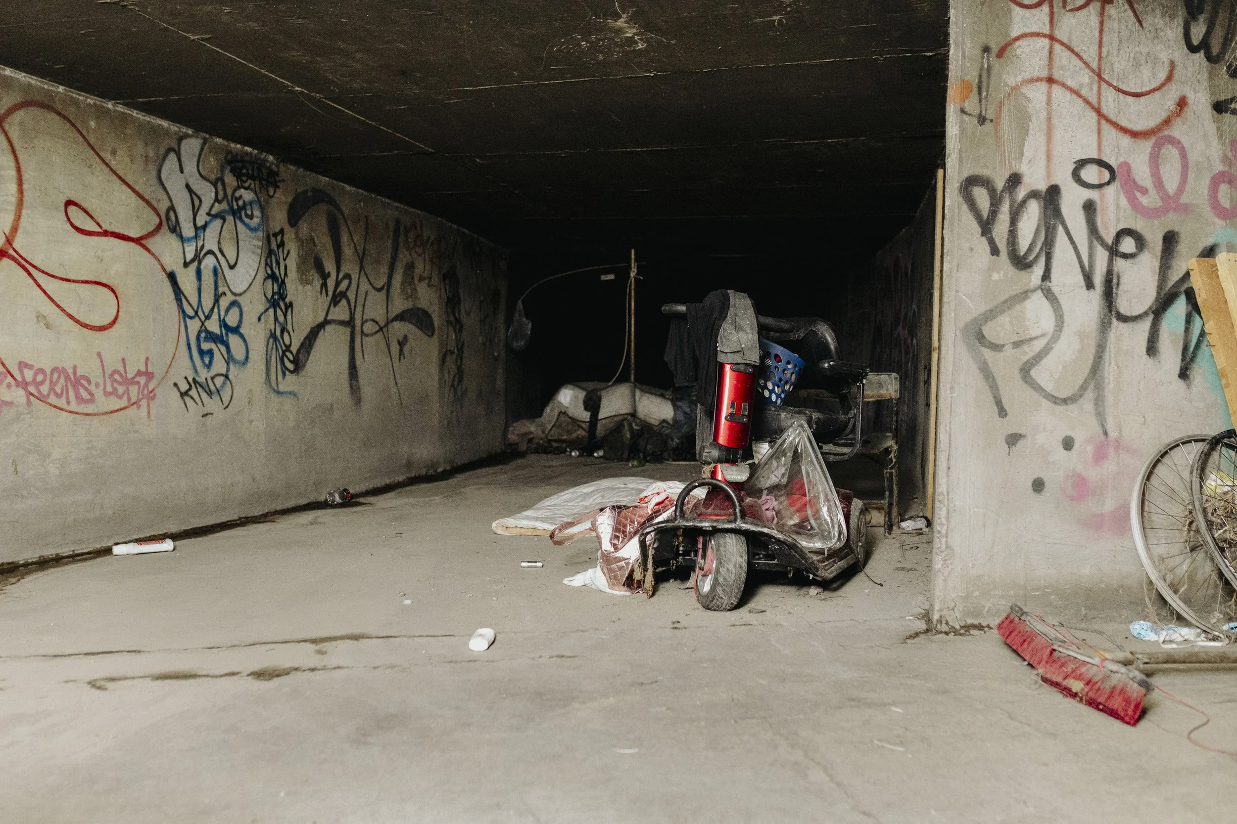 jonas-kako-tunnel-las-vegas-homless-10.jpg