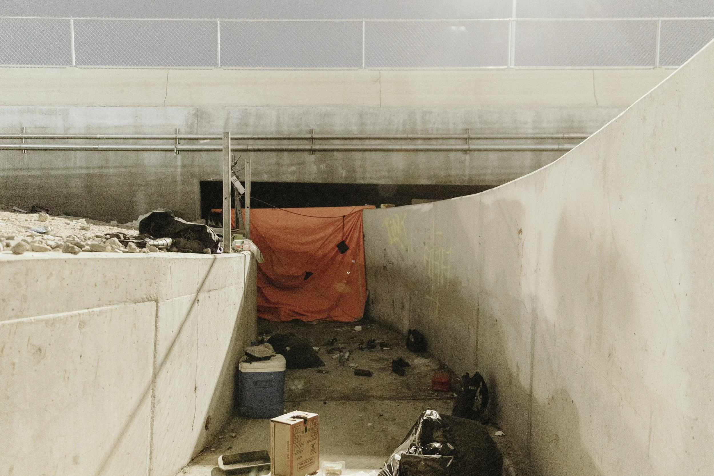 jonas-kako-tunnel-las-vegas-homless-04.jpg