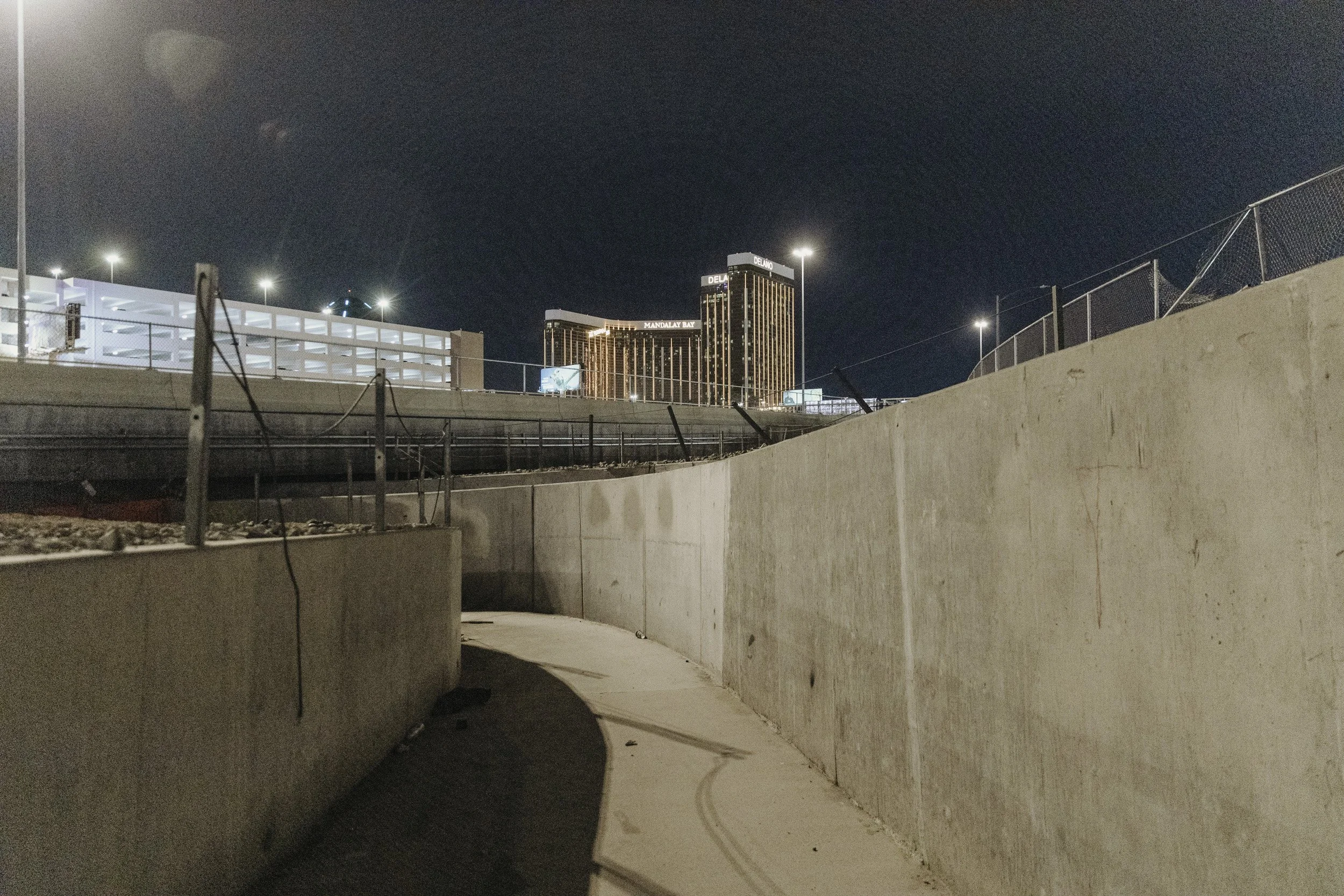 jonas-kako-tunnel-las-vegas-homless-03.jpg