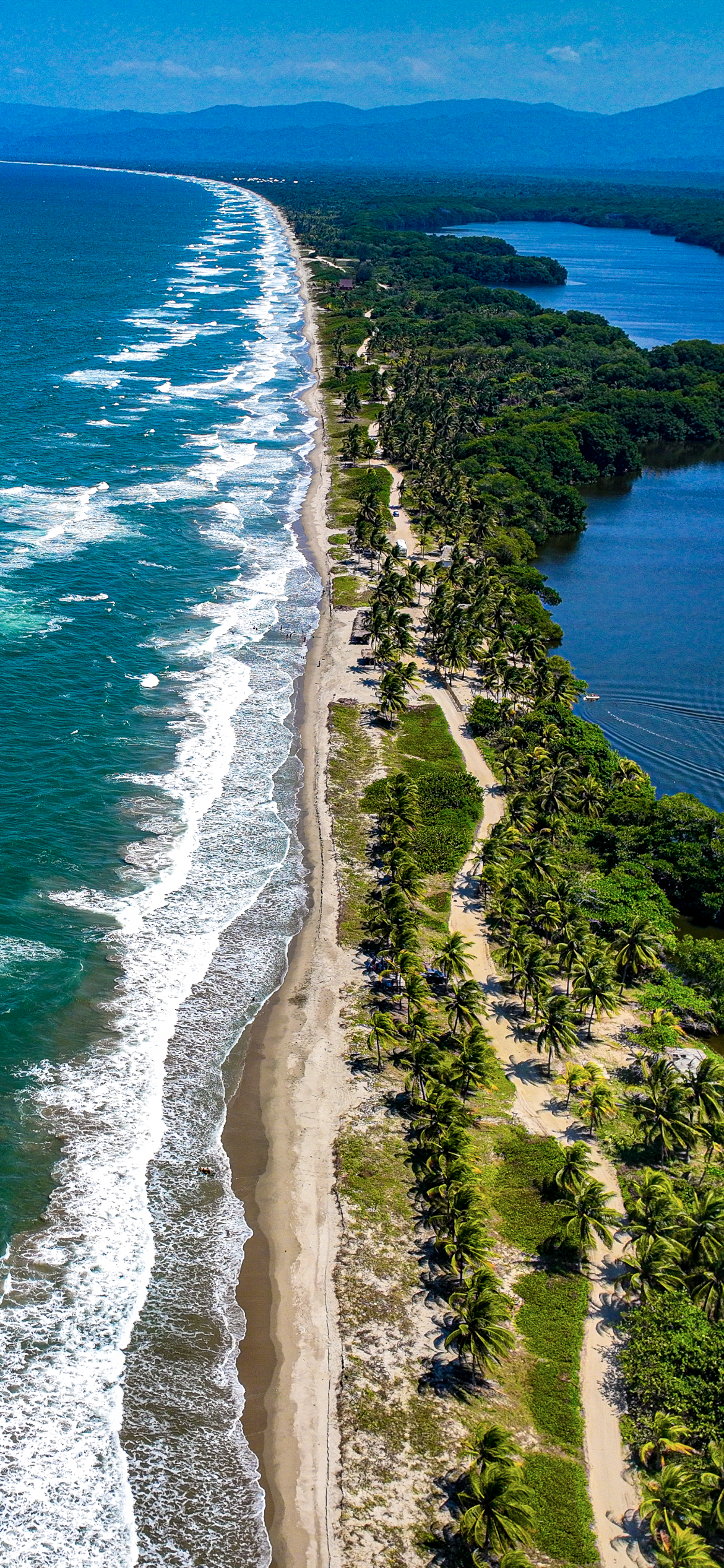 Exploring Honduras’ East Coast 